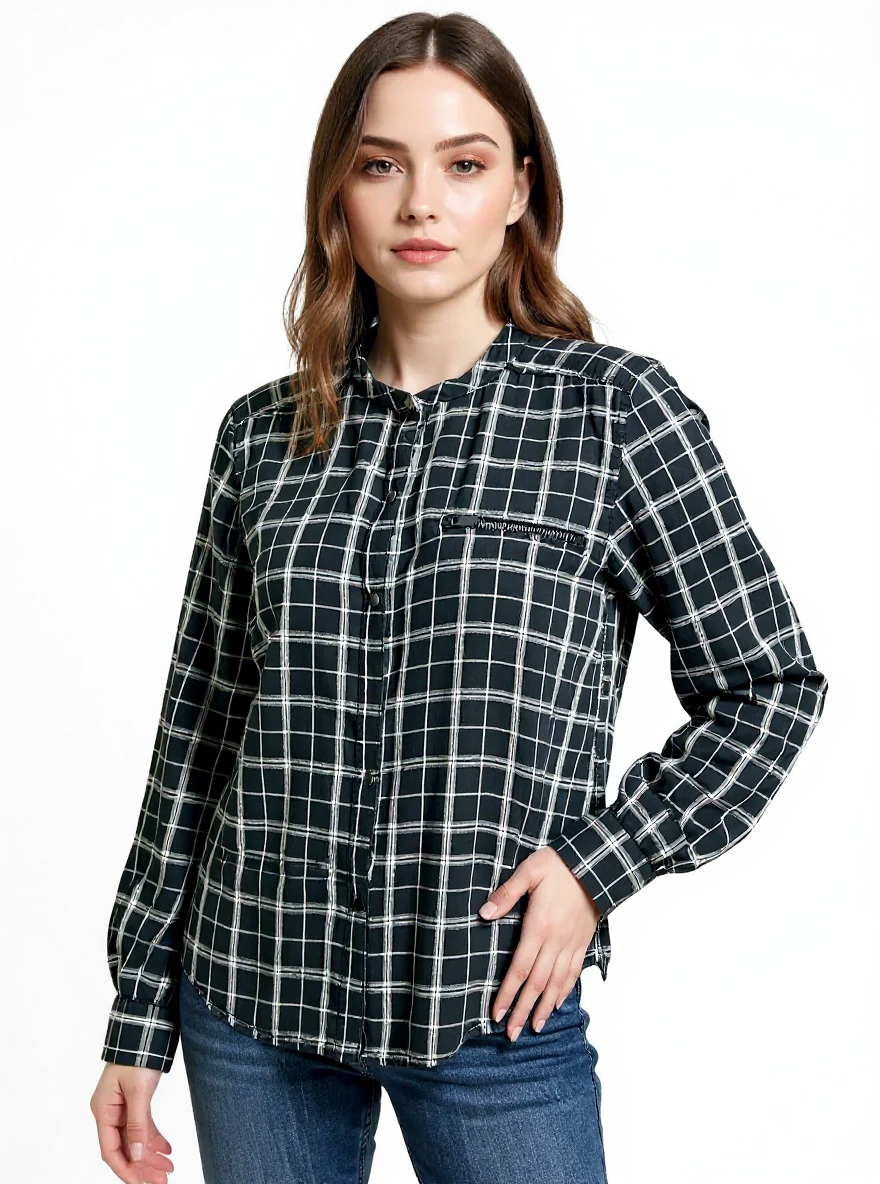 Calvin Klein Black/White Plaid Pre-Owned Ladies Top - Size Large