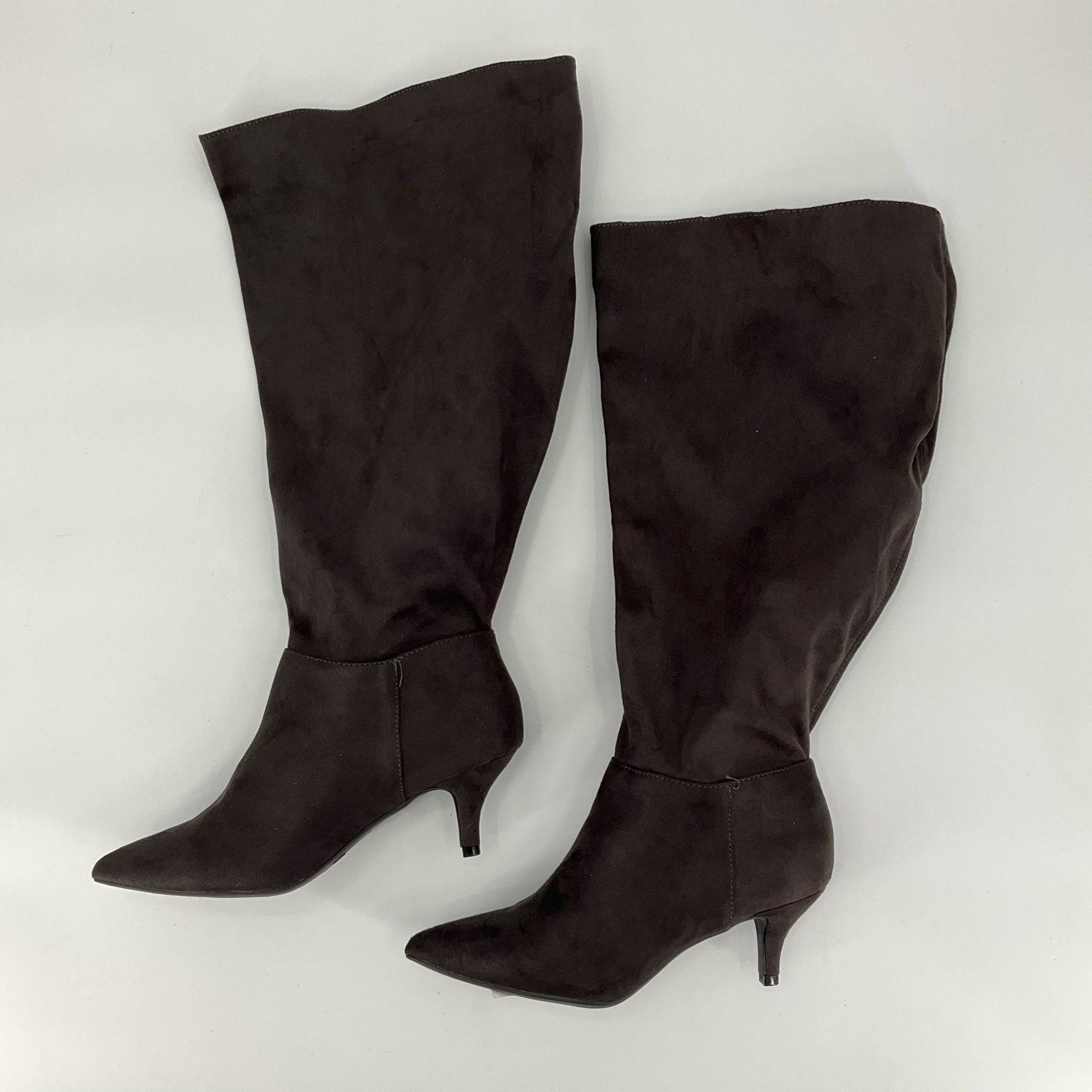 Boots Size 8.5W - Margaret’s Fine Consignment
