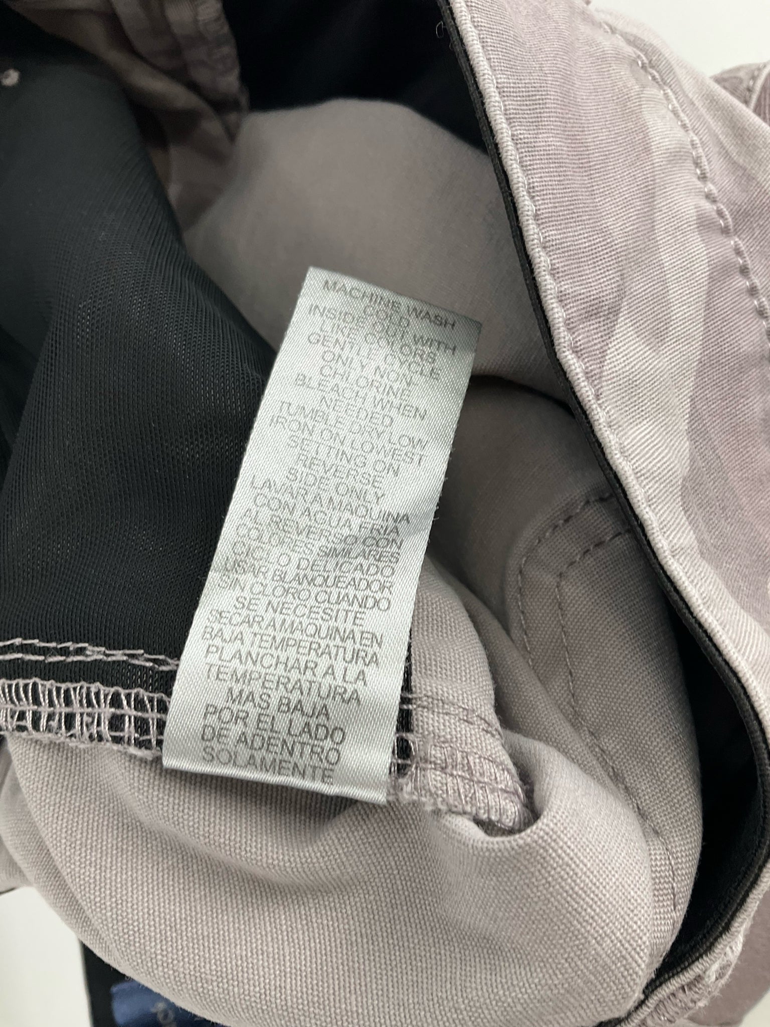 Democracy - Gray camo Pre-Owned Ladies Skirt - Size 8