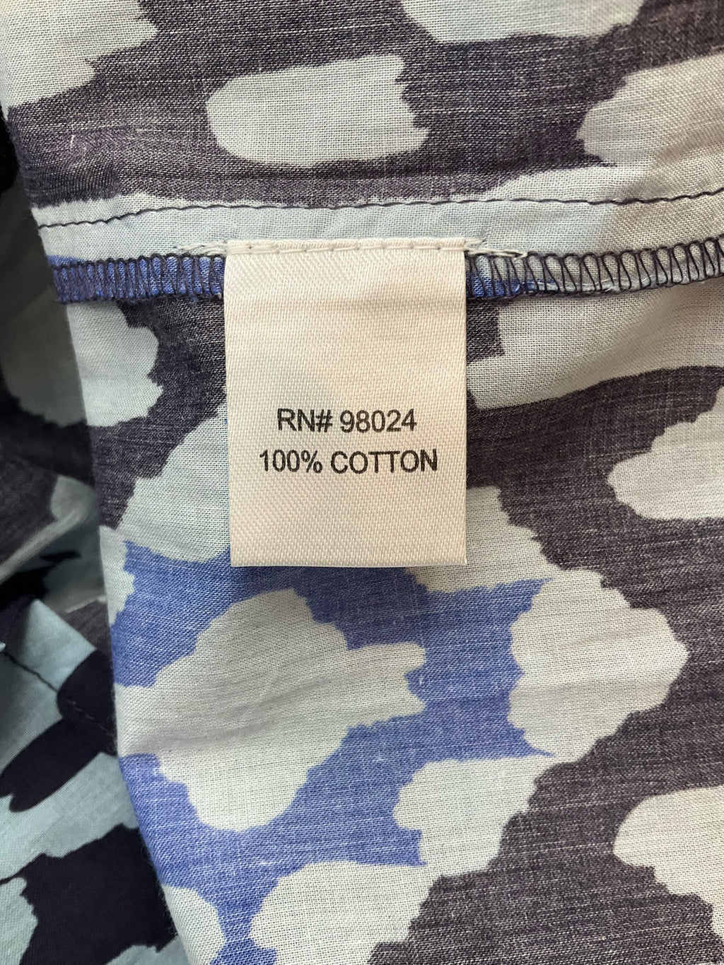 Pre-owned Love The Label blue print ladies top in size small with statement sleeves and bohemian peasant style.