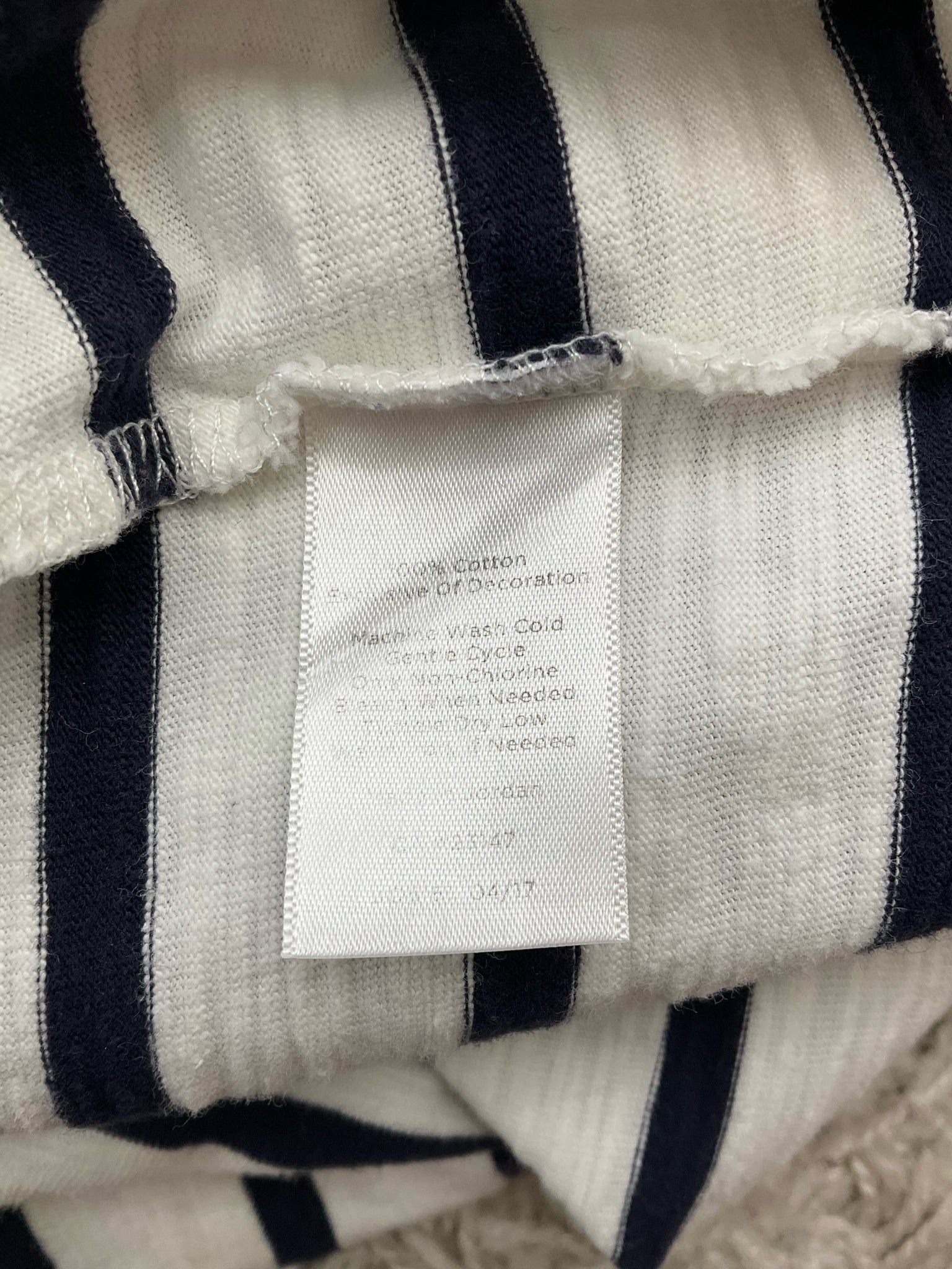 Talbots White/Navy Stripe Pre-Owned Ladies Top - Size Large Petite