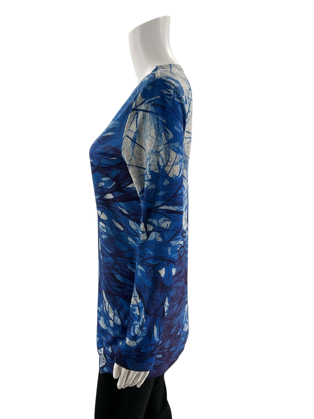 Miss Nikky blue print long sleeve tunic top, v-neck, casual style, size small, featuring a comfortable pullover design.