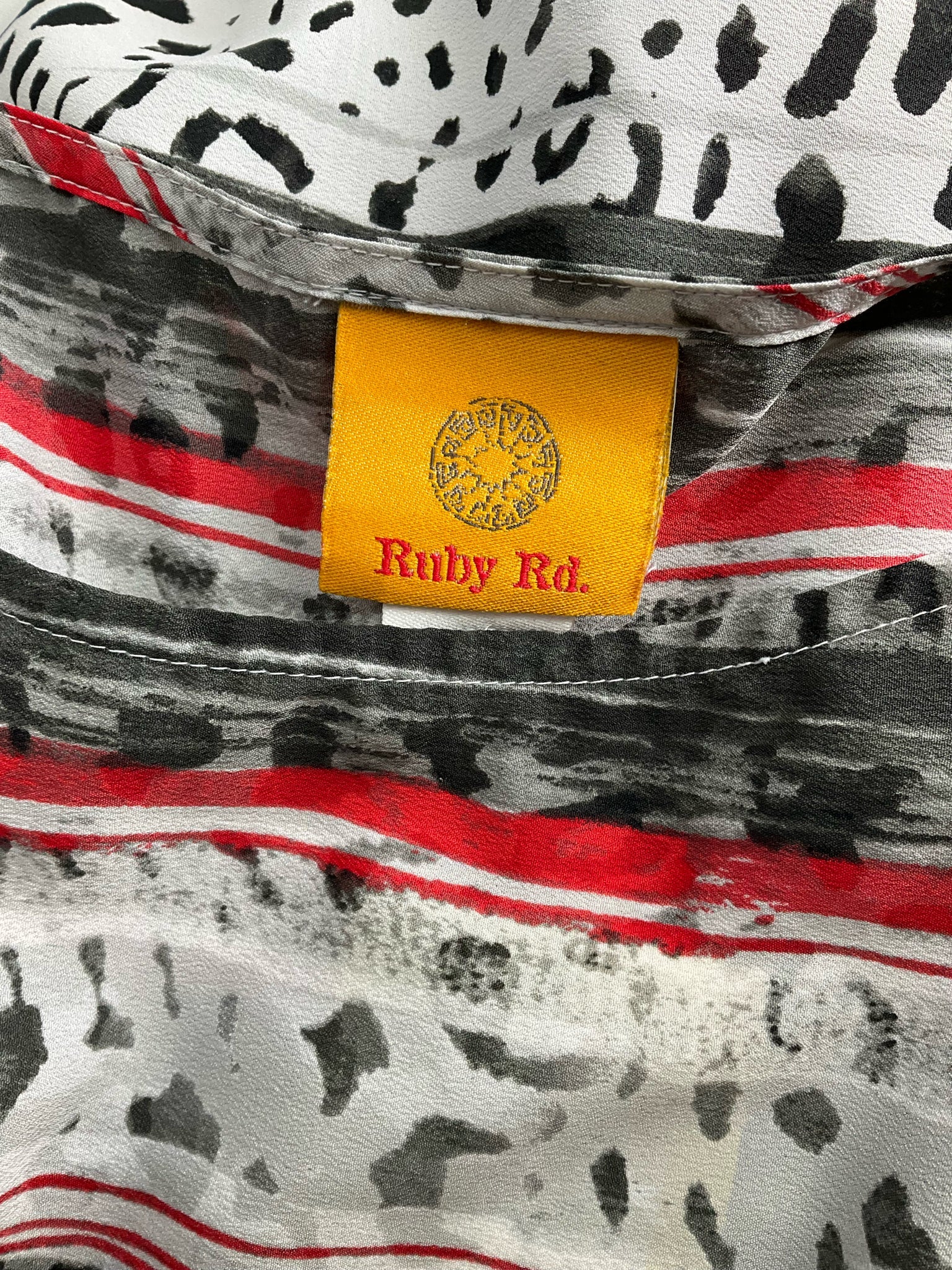 Ruby Rd - White/black/red Print Pre-Owned Ladies Casual Top - Size Large