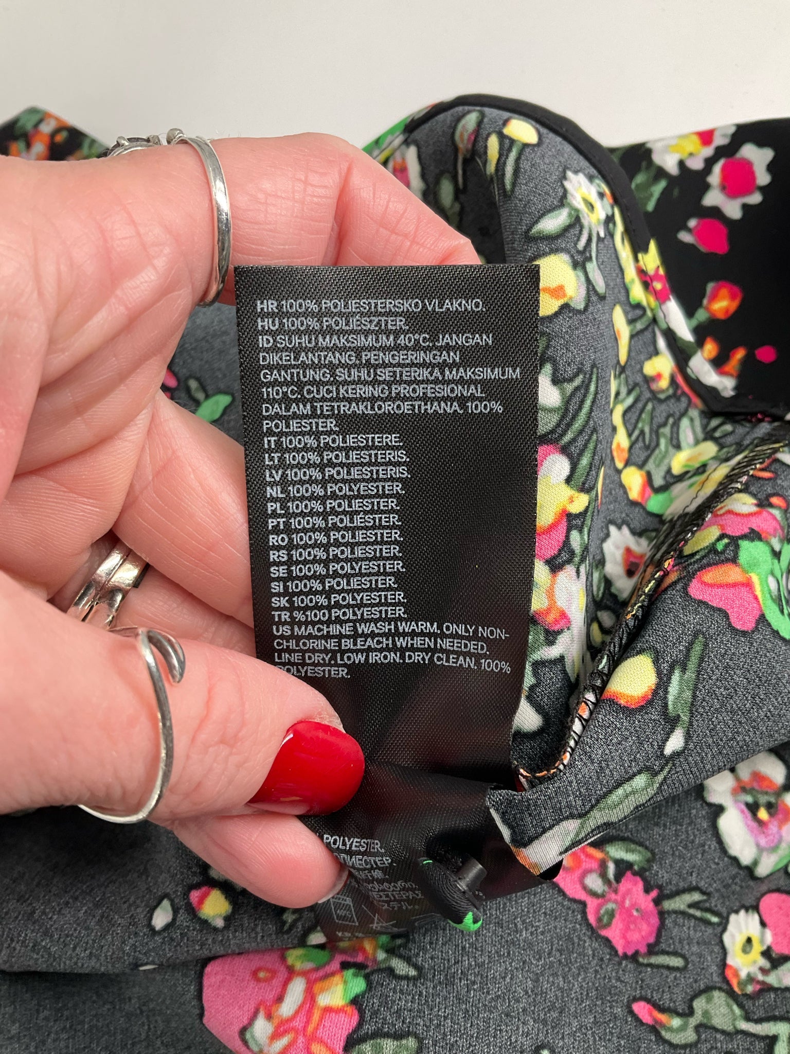 H&M -  Black/multi Floral Pre-Owned Ladies Casual Top - Size XS