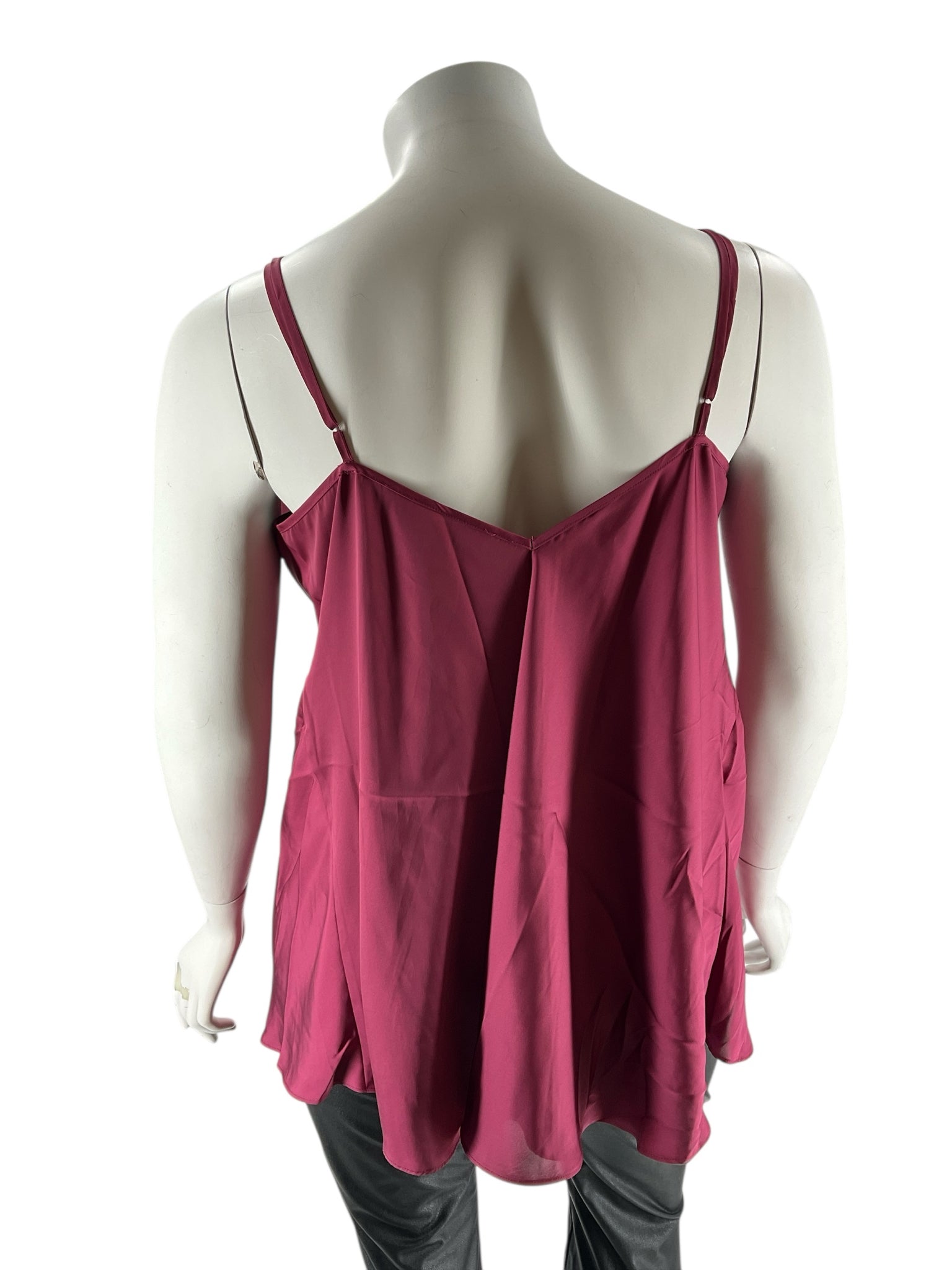 Cacique Burgundy Solid Pre-Owned Ladies Sleeveless Top - Size 26