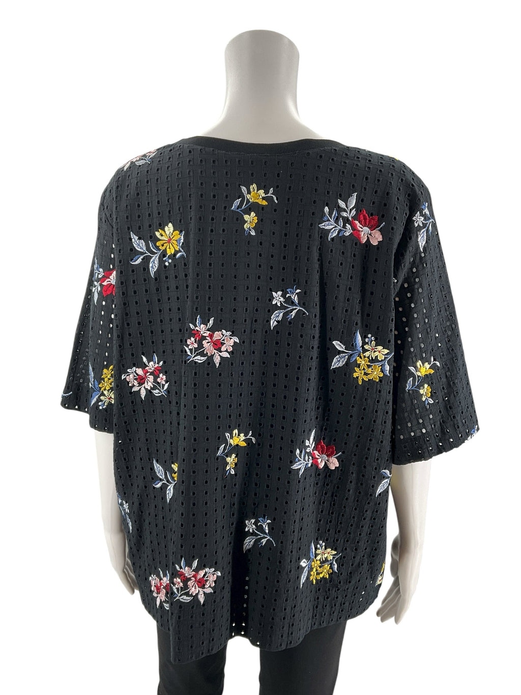 Ann Taylor black and multi floral embroidered top in size XL, featuring a bohemian, feminine, and casual design.