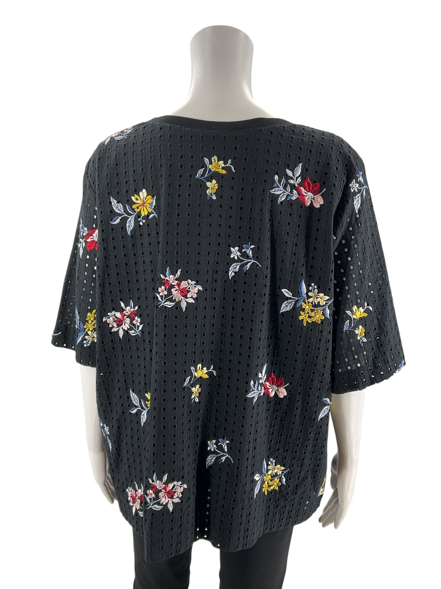 Ann Taylor black and multi floral embroidered top in size XL, featuring a bohemian, feminine, and casual design.