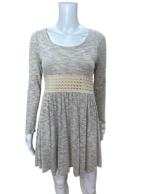 Altar'd State Cream/Tan Pre-Owned Ladies Dress - Size XS