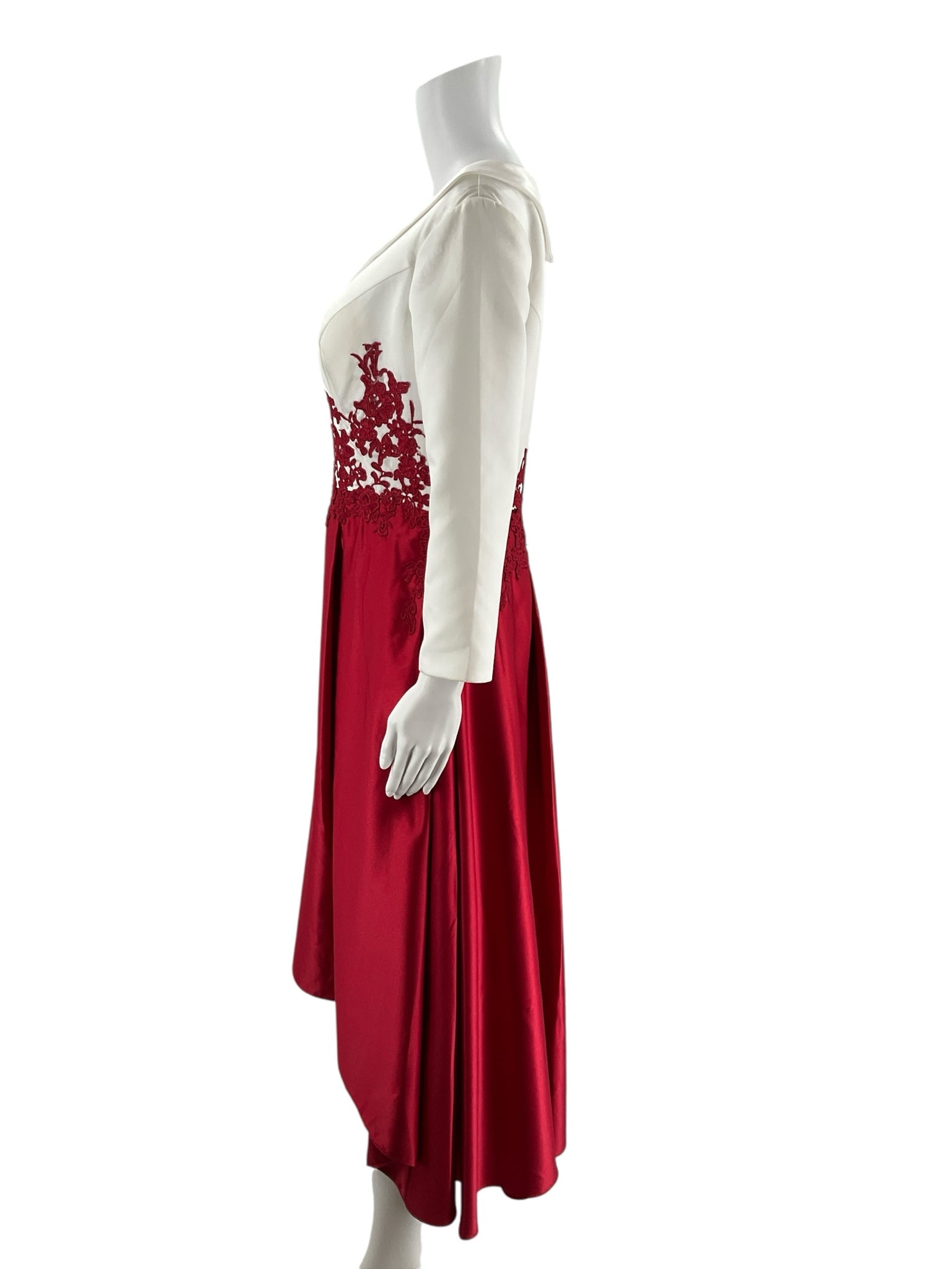 No Brand White/Red Embroidered Pre-Owned Ladies Dress - Size 12