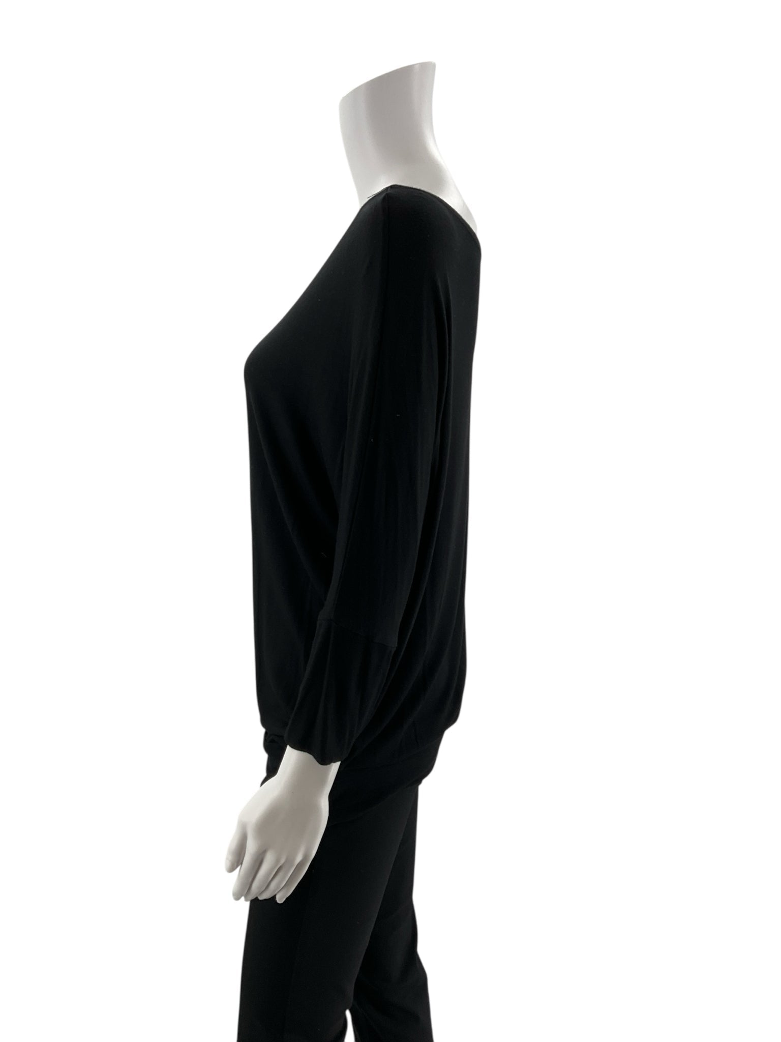 Black solid pre-owned Simlu ladies top in size medium, featuring batwing dolman sleeves and a casual tunic style.