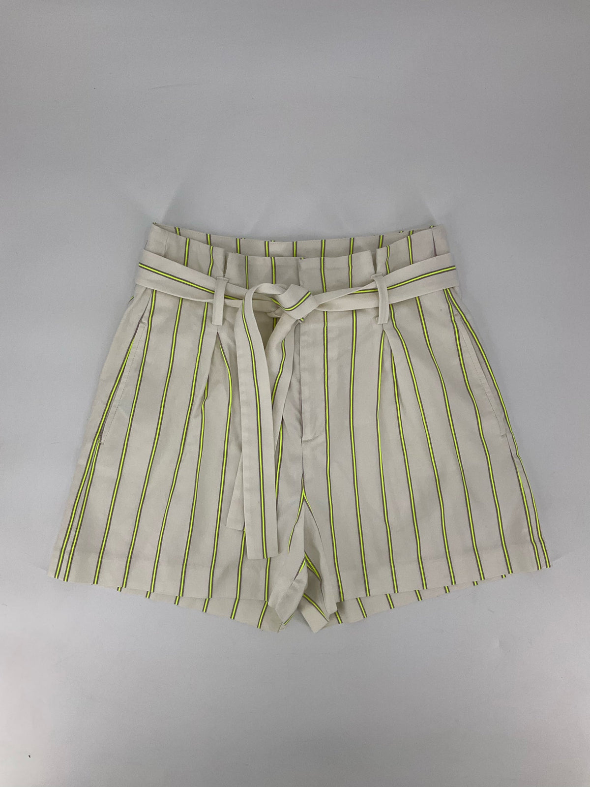 Banana Republic Off White/Yellow Stripe Pre-Owned Ladies Shorts - Size 6
