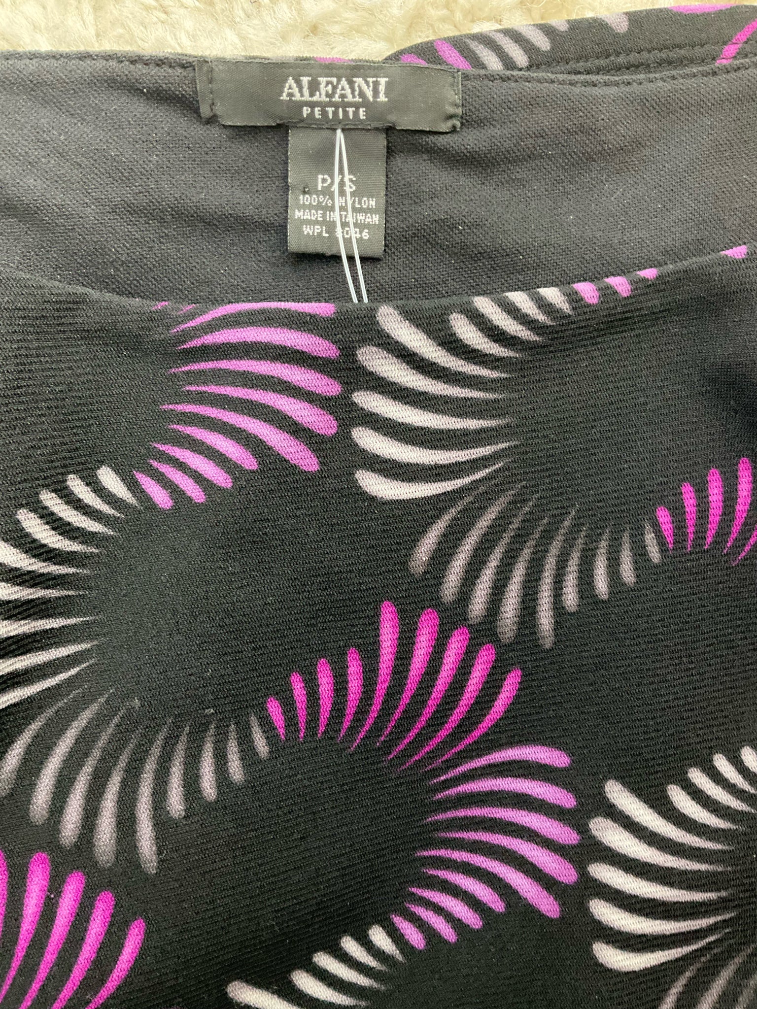 Alfani Black/Purple Print Pre-Owned Ladies Top - Size Small Petite