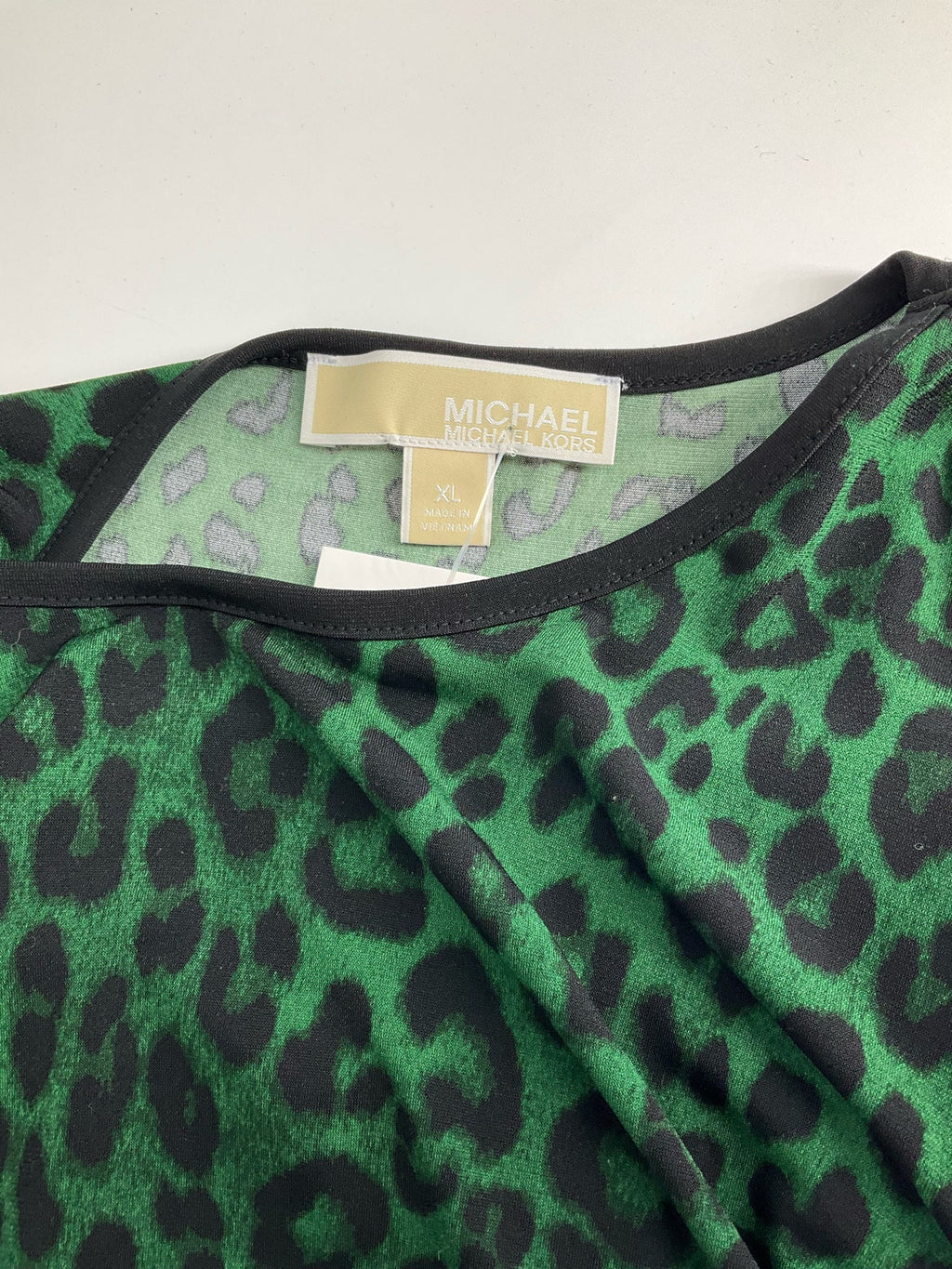 Pre-owned Michael Kors casual top featuring a green and black cheetah print, size XL for ladies.