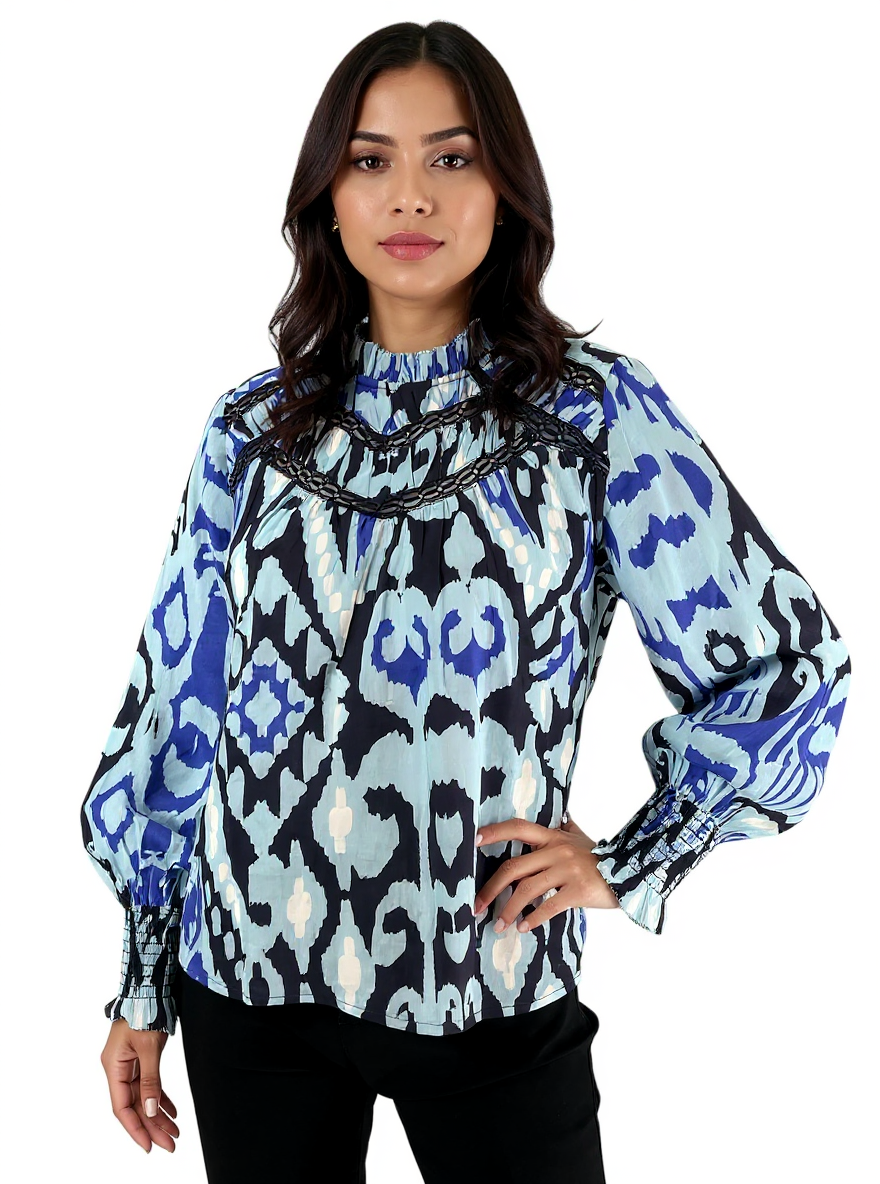Pre-owned Love The Label blue print ladies top in size small with bohemian statement sleeves and a romantic peasant style.
