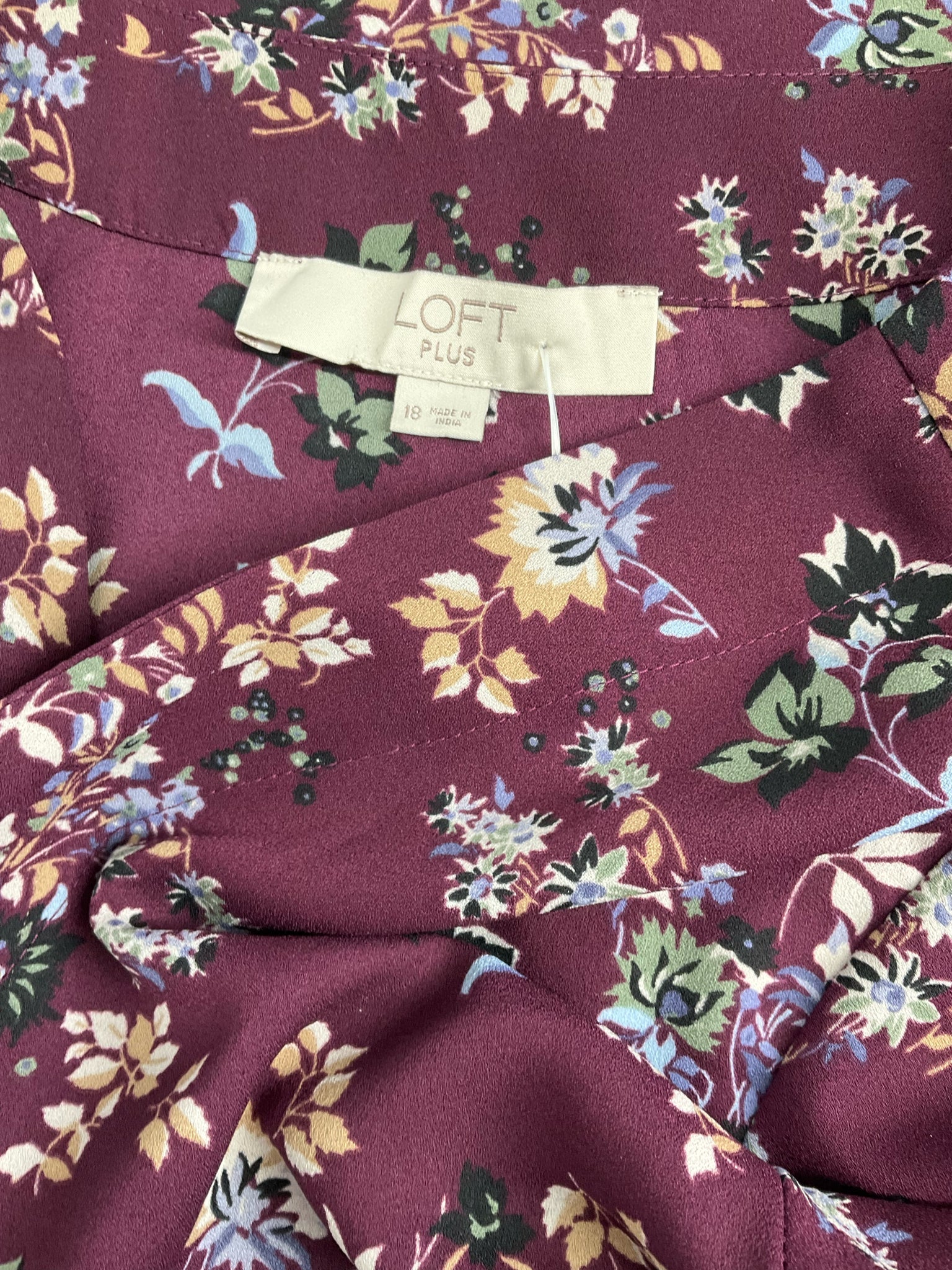 Loft Plum/Multi Floral Pre-Owned Ladies Casual Top -  Size 18