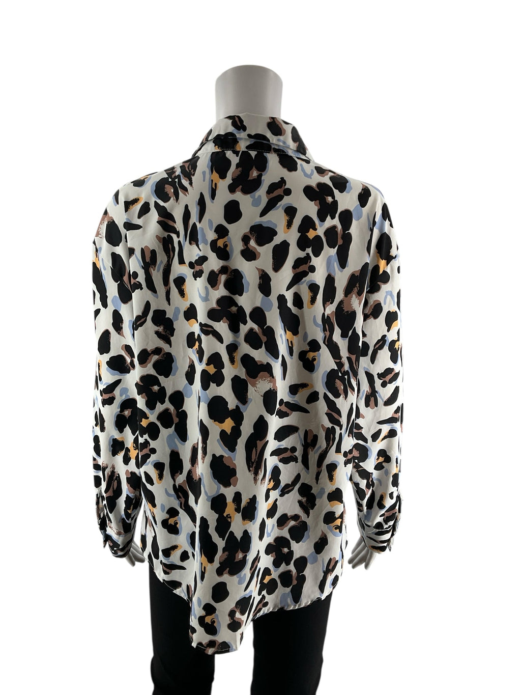Beachsiss white and black animal print button-down blouse for ladies in size medium, featuring a collared design.