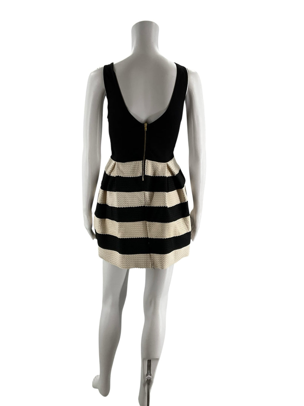 Latiste Black/White Pre-Owned Ladies Dress - Size Small