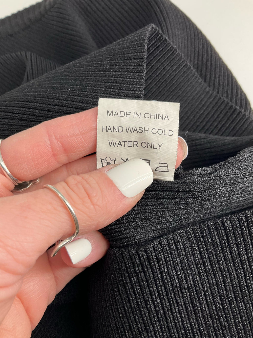 Blush Boutique - Black Ribbed Pre-Owned Ladies Casual Top - Size Medium