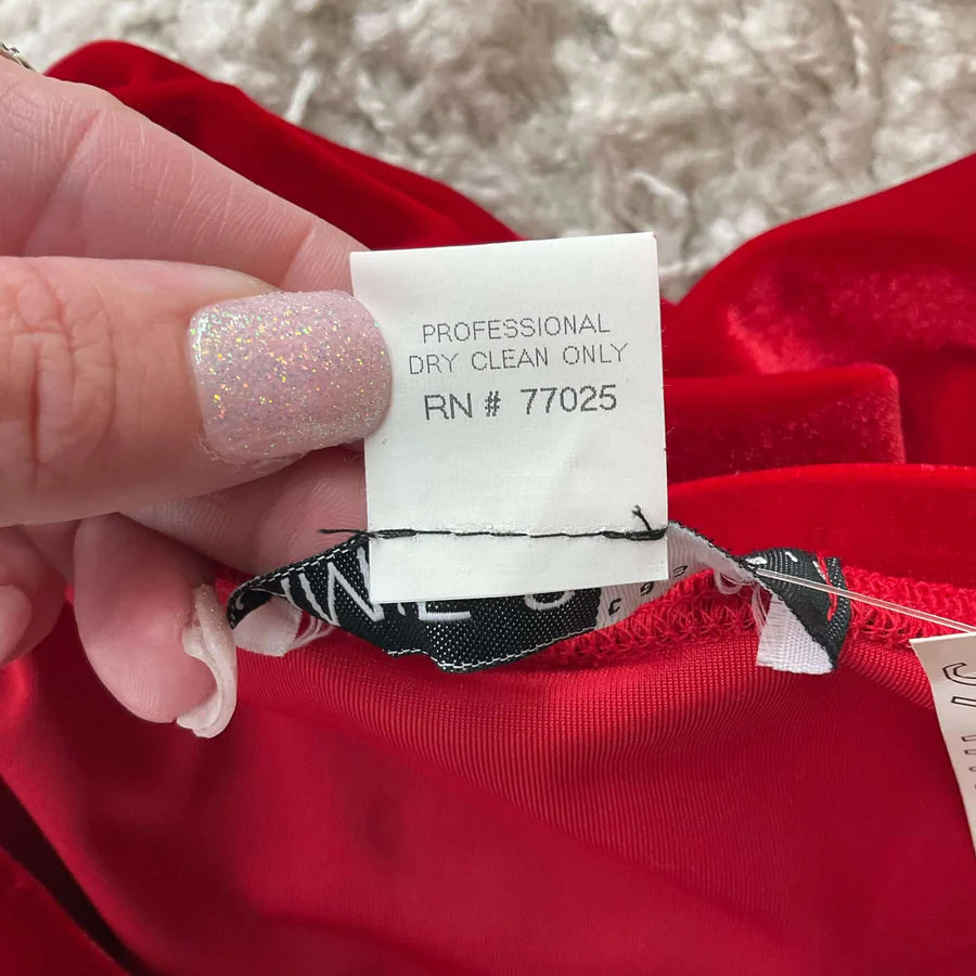 Jaime S Red Velvet Pre-Owned Ladies New with Tags Skirt - Size Medium