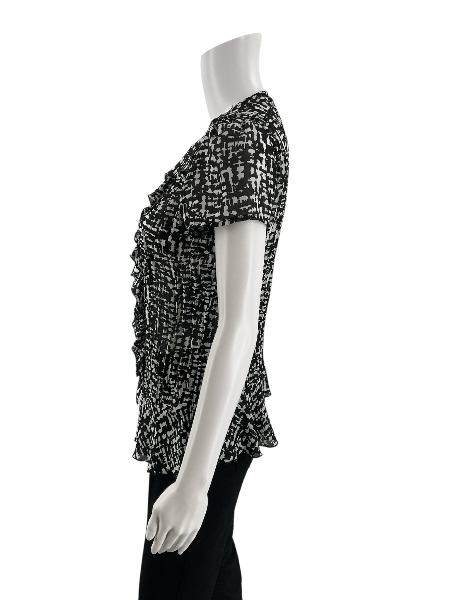 East 5th Black/White Print Pre-Owned Ladies Top - Size Small Petite