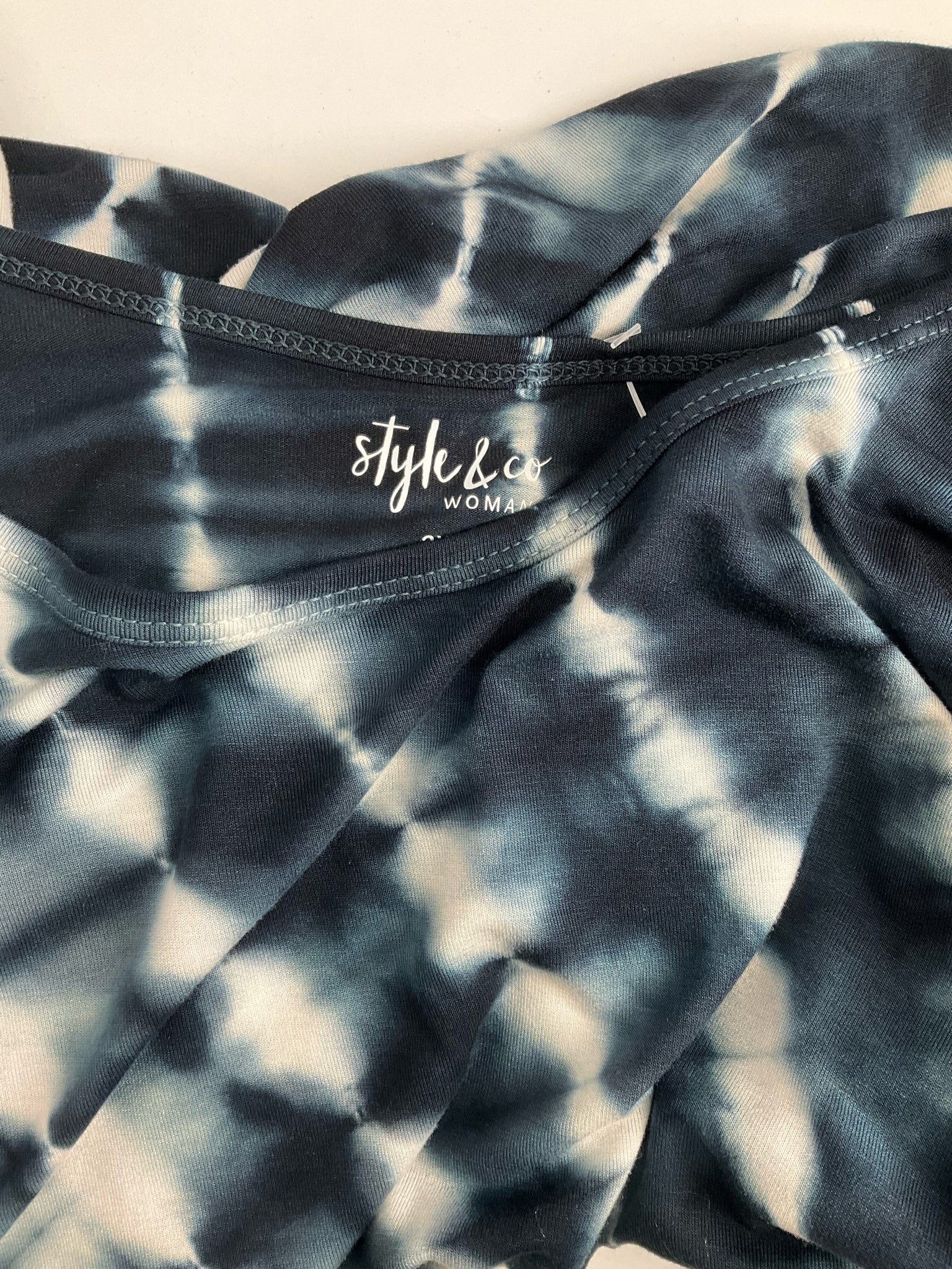 Style & Co Navy/White Tye Dye Pre-Owned Ladies Casual Top -  Size 2X