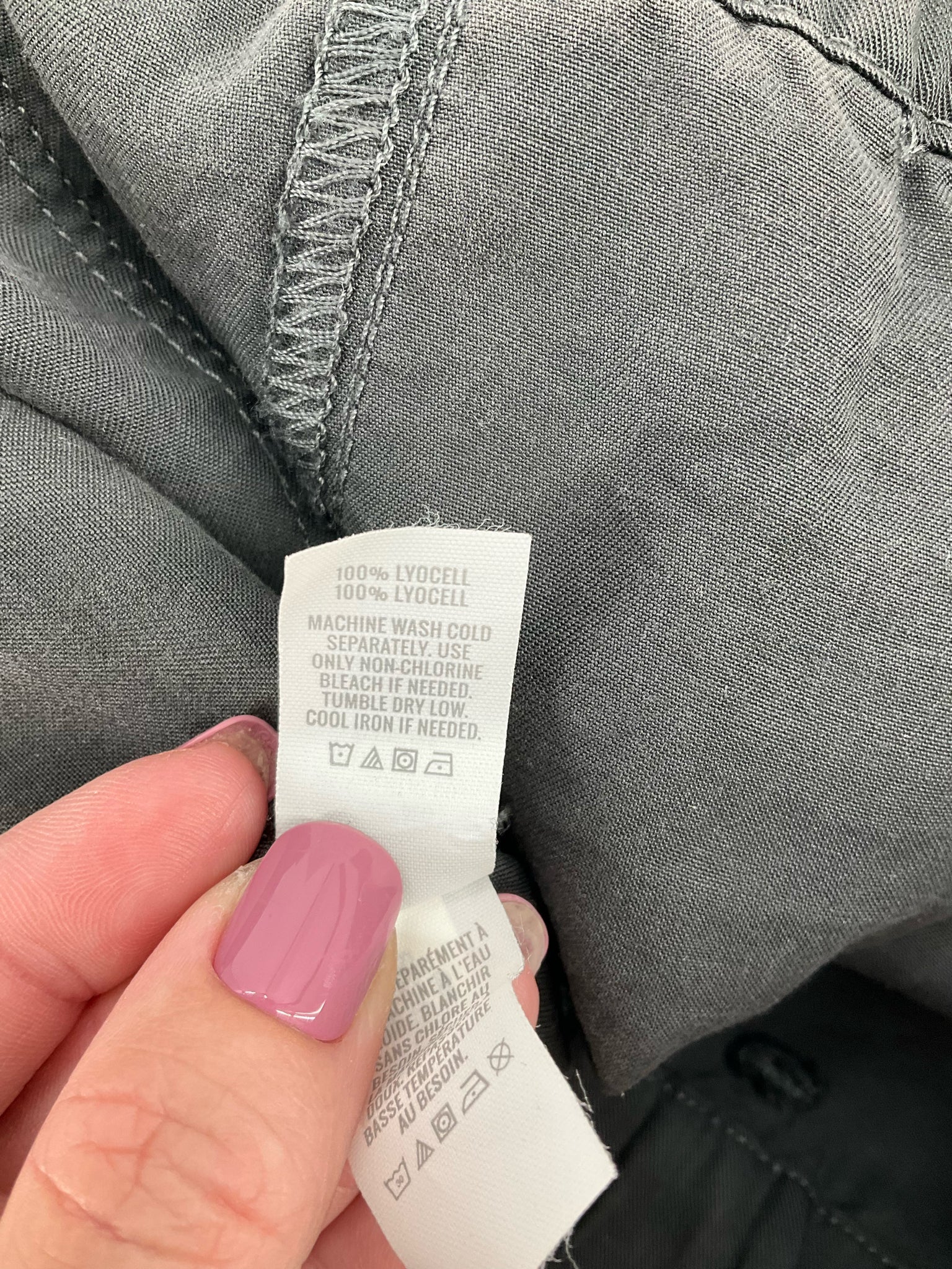 aerie Gray Solid Pre-Owned Ladies Shorts - Size Small