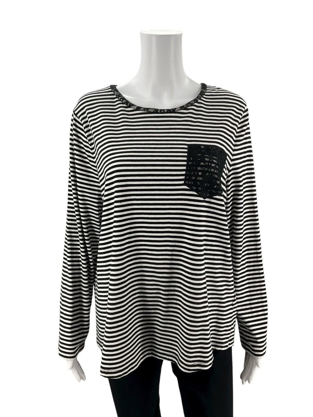 Basler pre-owned ladies top in white and black stripes, size large, featuring a classic and feminine design.