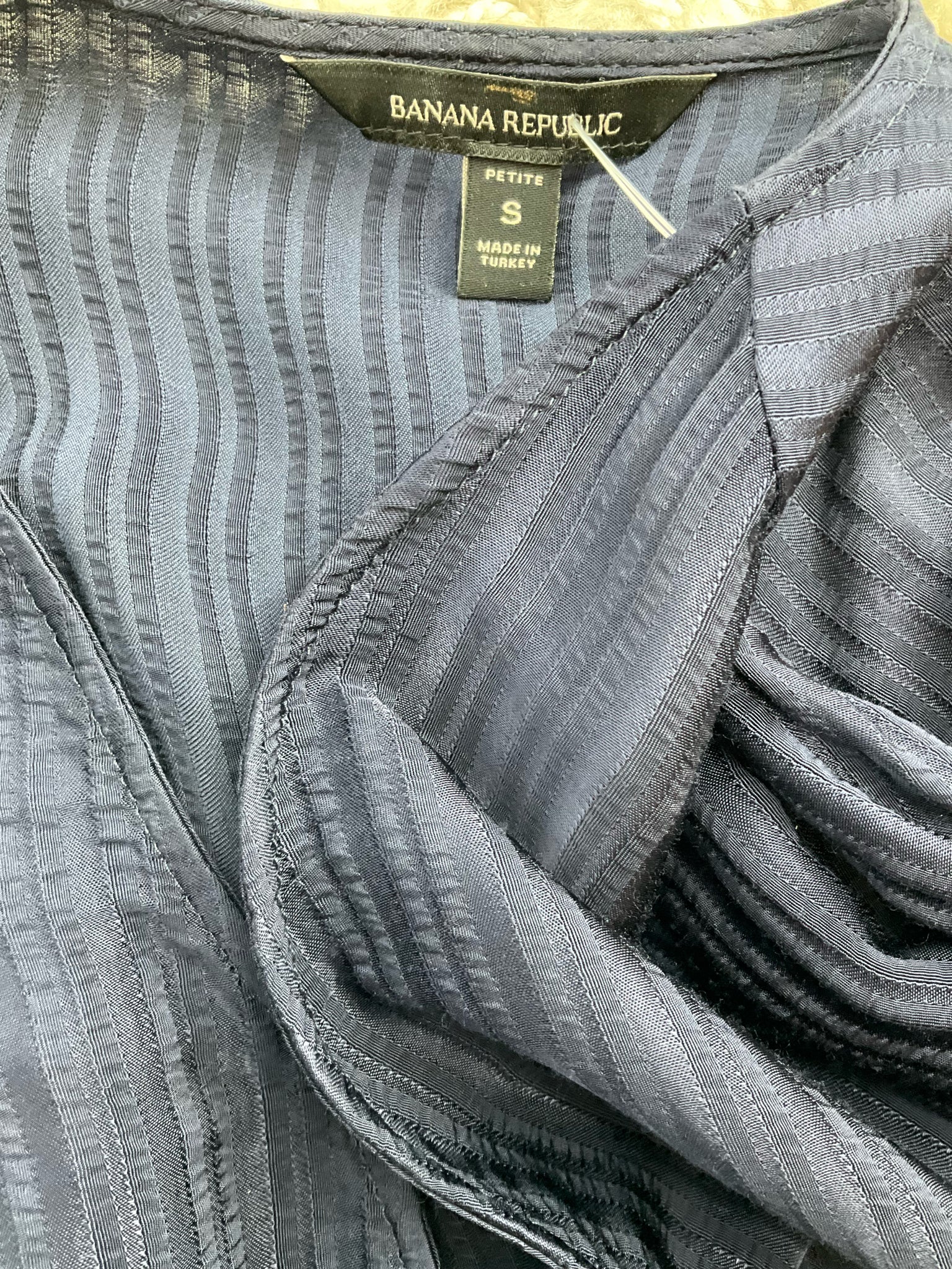 Banana Republic Navy Ribbed Pre-Owned Ladies Top - Size Small Petite