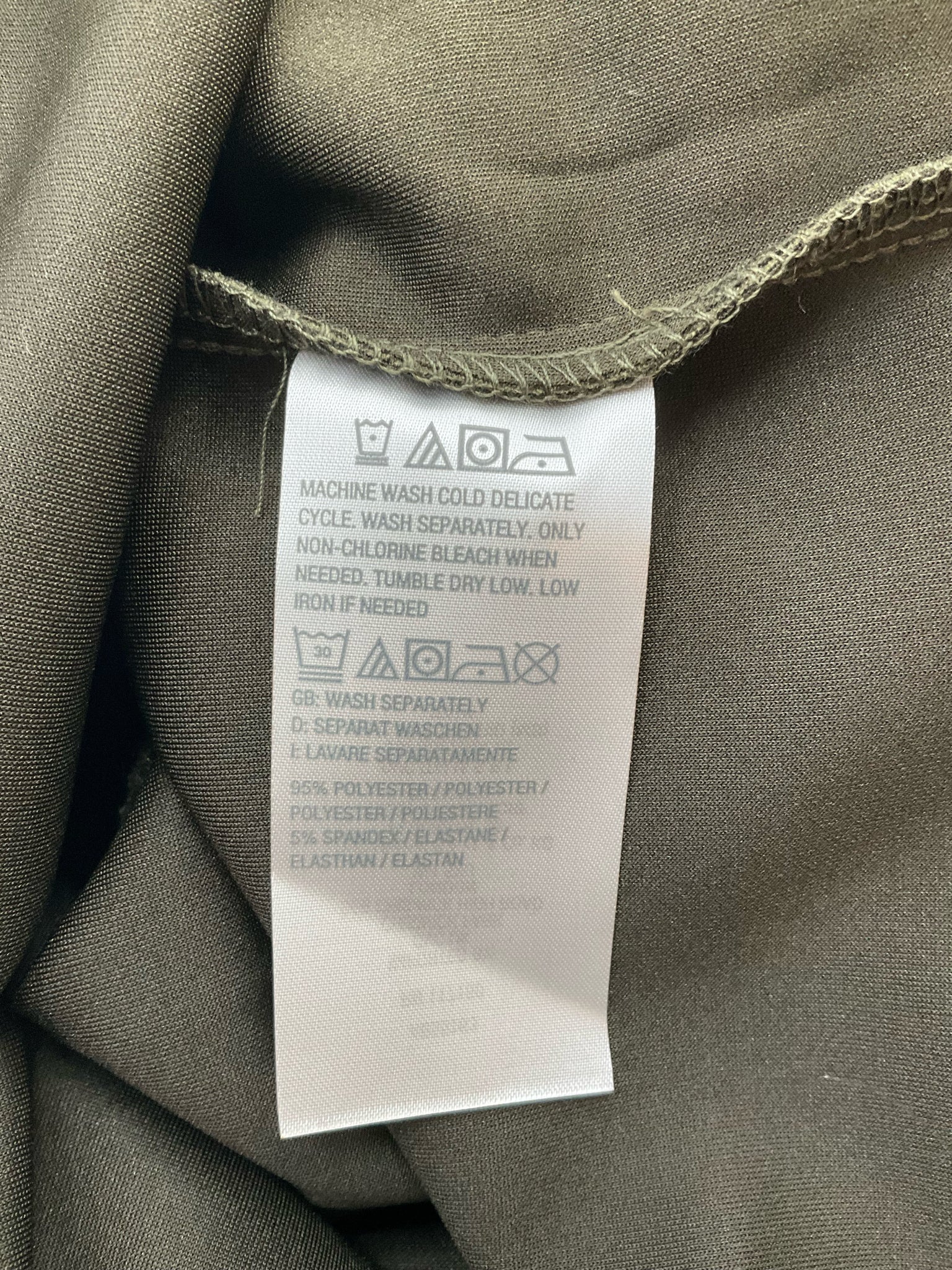 Army green pre-owned ladies dress in size XL by BrandName, featuring a stylish design and comfortable fit.