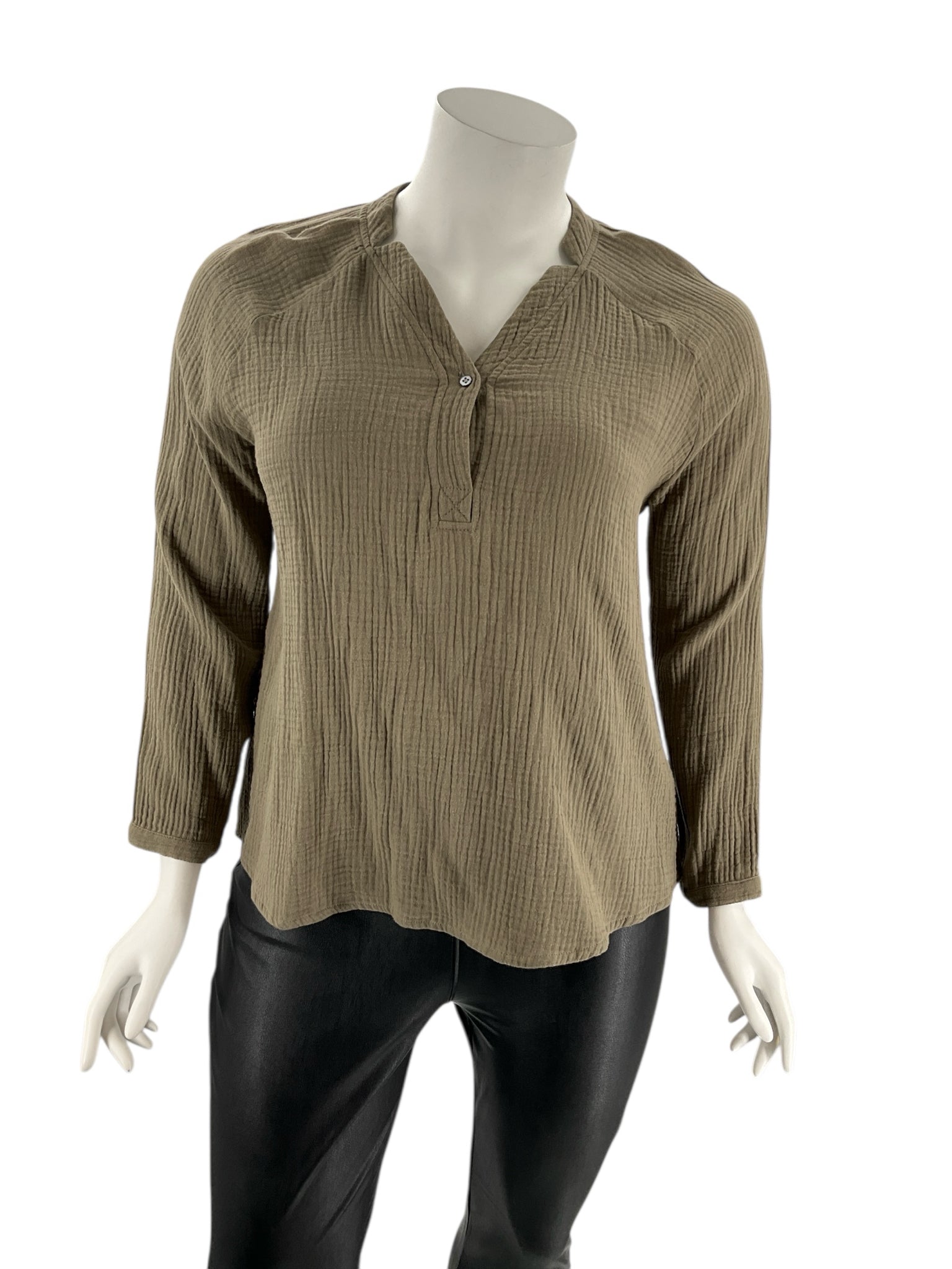 Garnet Hill Army Green Solid Pre-Owned Ladies Top - Size 18