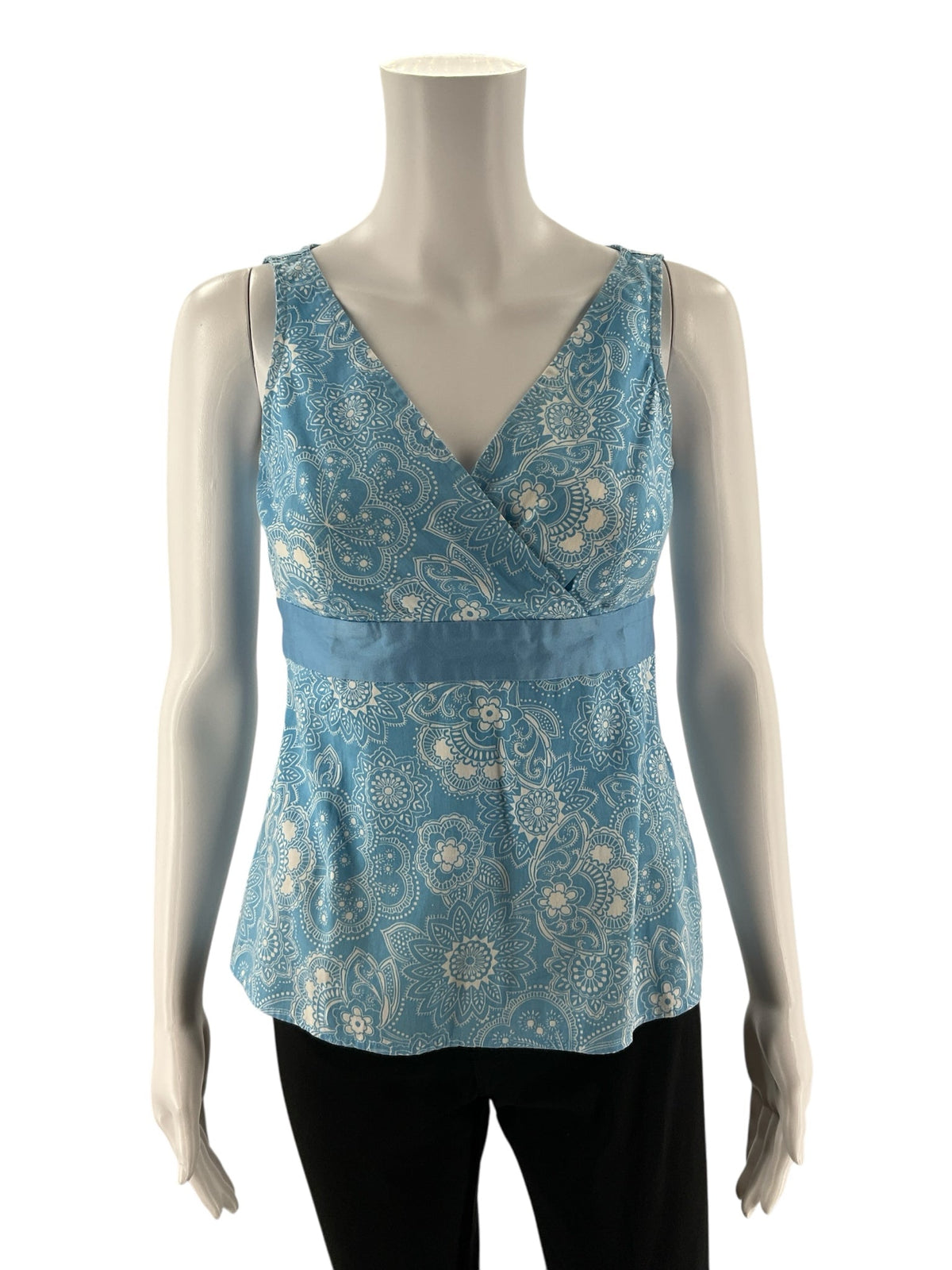 Loft Blue/White Floral Pre-Owned Ladies Top - Size 0 Petite