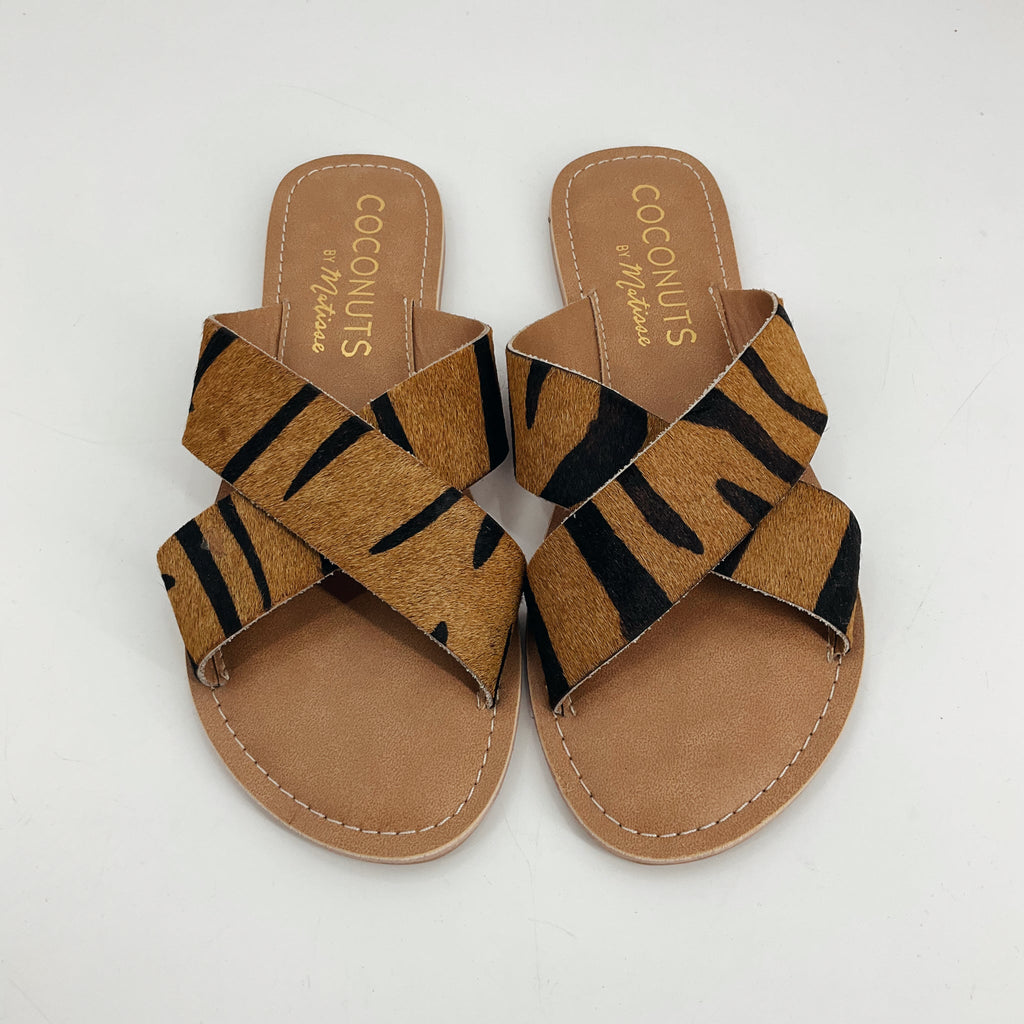 Pre-owned Coconuts by Matisse Tiki sandals featuring tiger stripe pattern, slip-on style, and casual flat sole. Women's Size 7 summer footwear.
