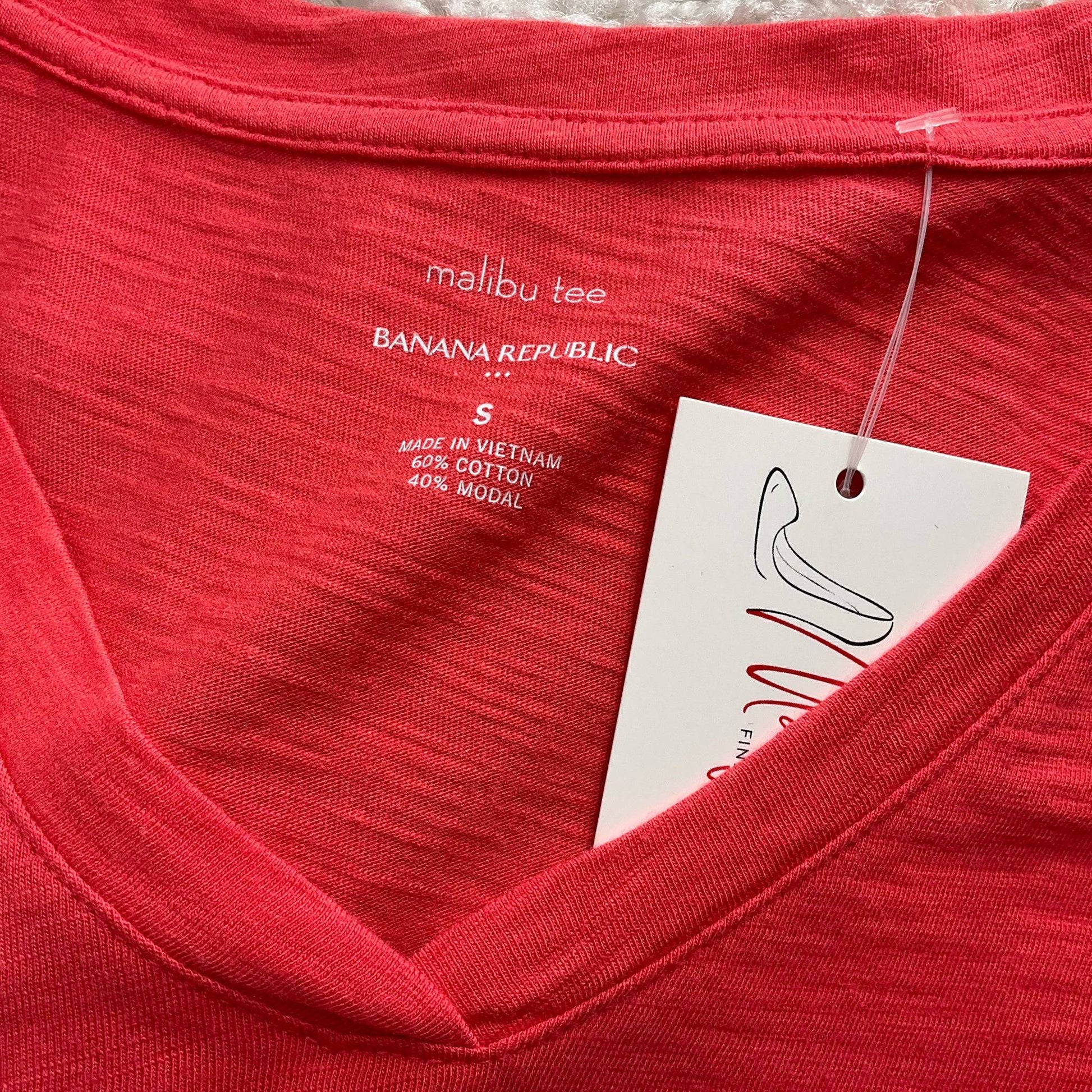 Banana Republic Coral Solid Top - Size Small - Margaret’s Fine Consignment