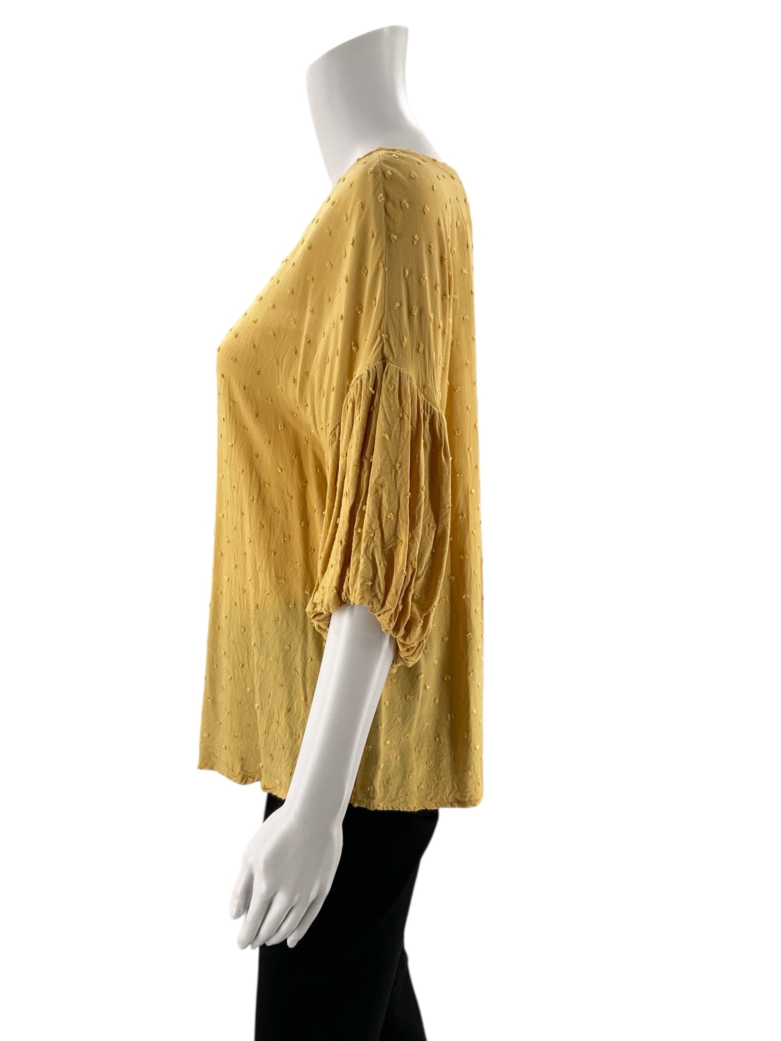 Mine - Yellow Solid Pre-Owned Ladies Casual Top - Size Medium