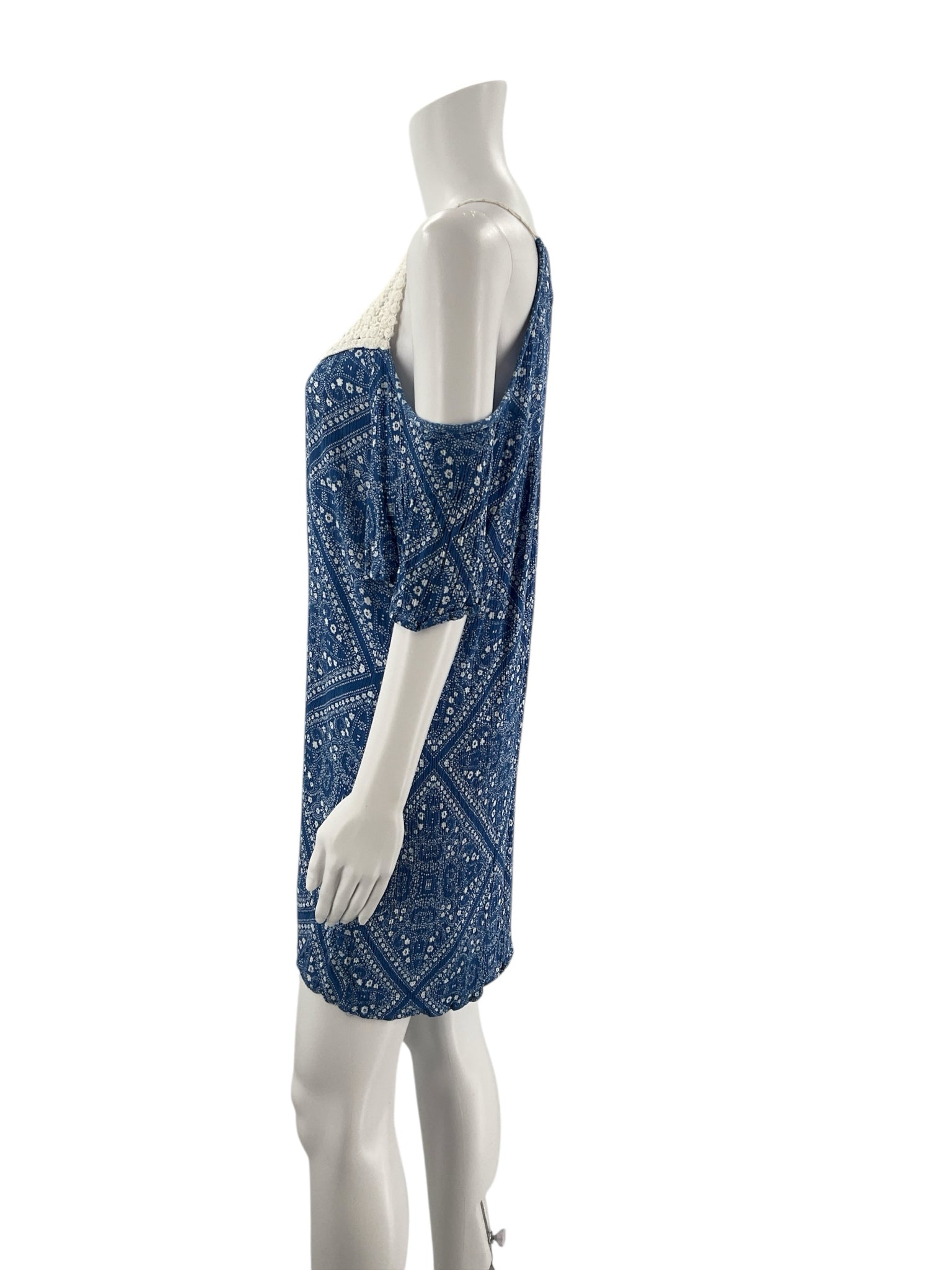 Speechless Blue/White Print Pre-Owned Ladies Dress - Size Large