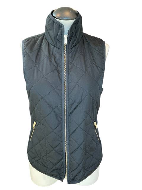 Old Navy Black Quilted Vest Size XS displayed on mannequin with gold zip accents, perfect for versatile outerwear fashion.