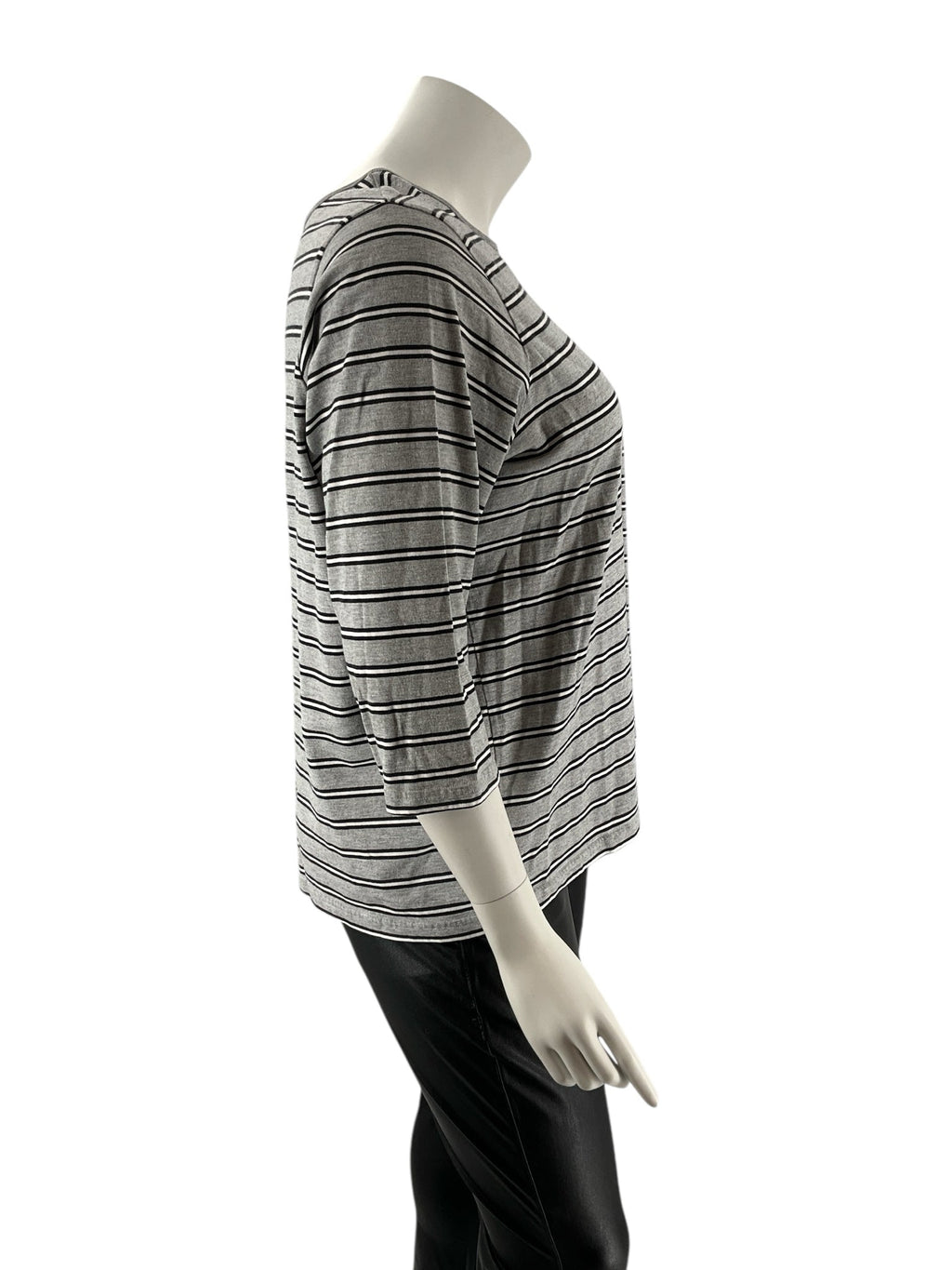 NYL Gray/Black Stripe Pre-Owned Ladies Top - Size 2X
