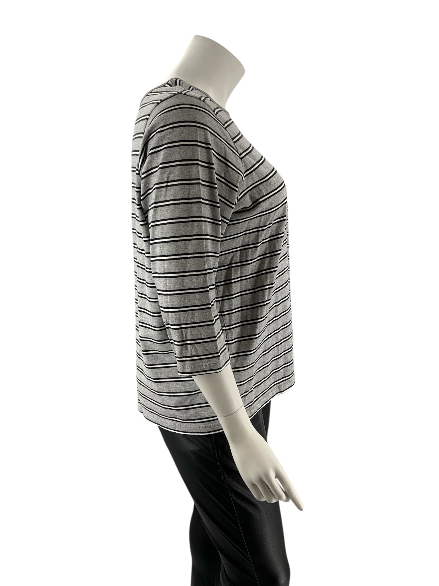 NYL Gray/Black Stripe Pre-Owned Ladies Top - Size 2X