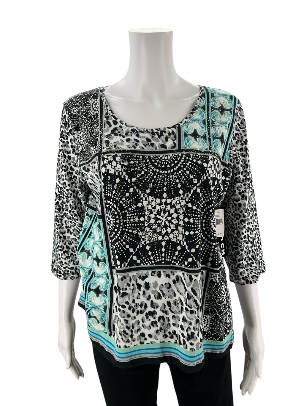 Spartelle white, black, and aqua print pre-owned ladies top, size large petite, featuring an artsy and embellished design.