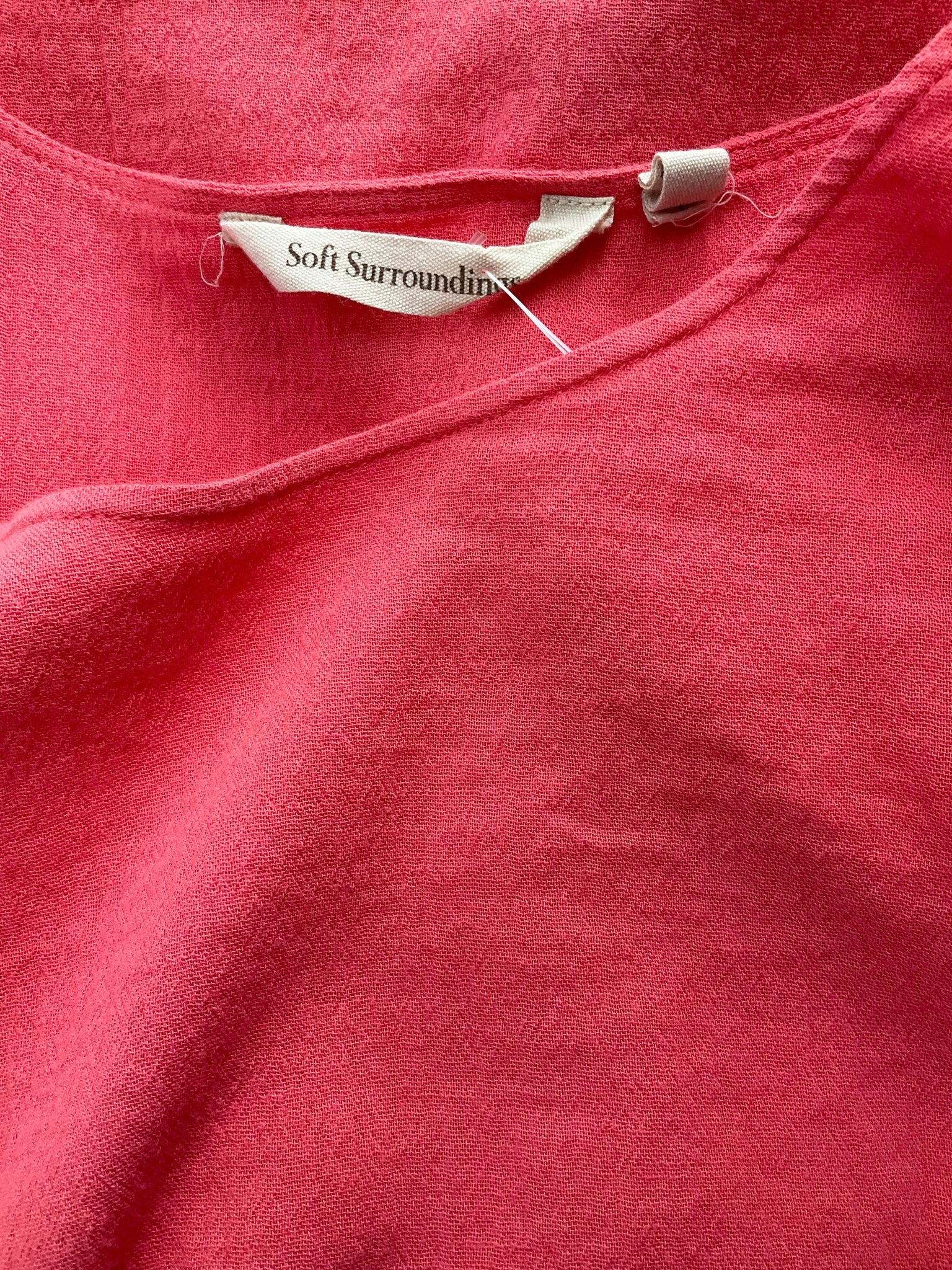 Soft Surroundings - Coral Solid Pre-Owned Ladies Casual Top - Size Small