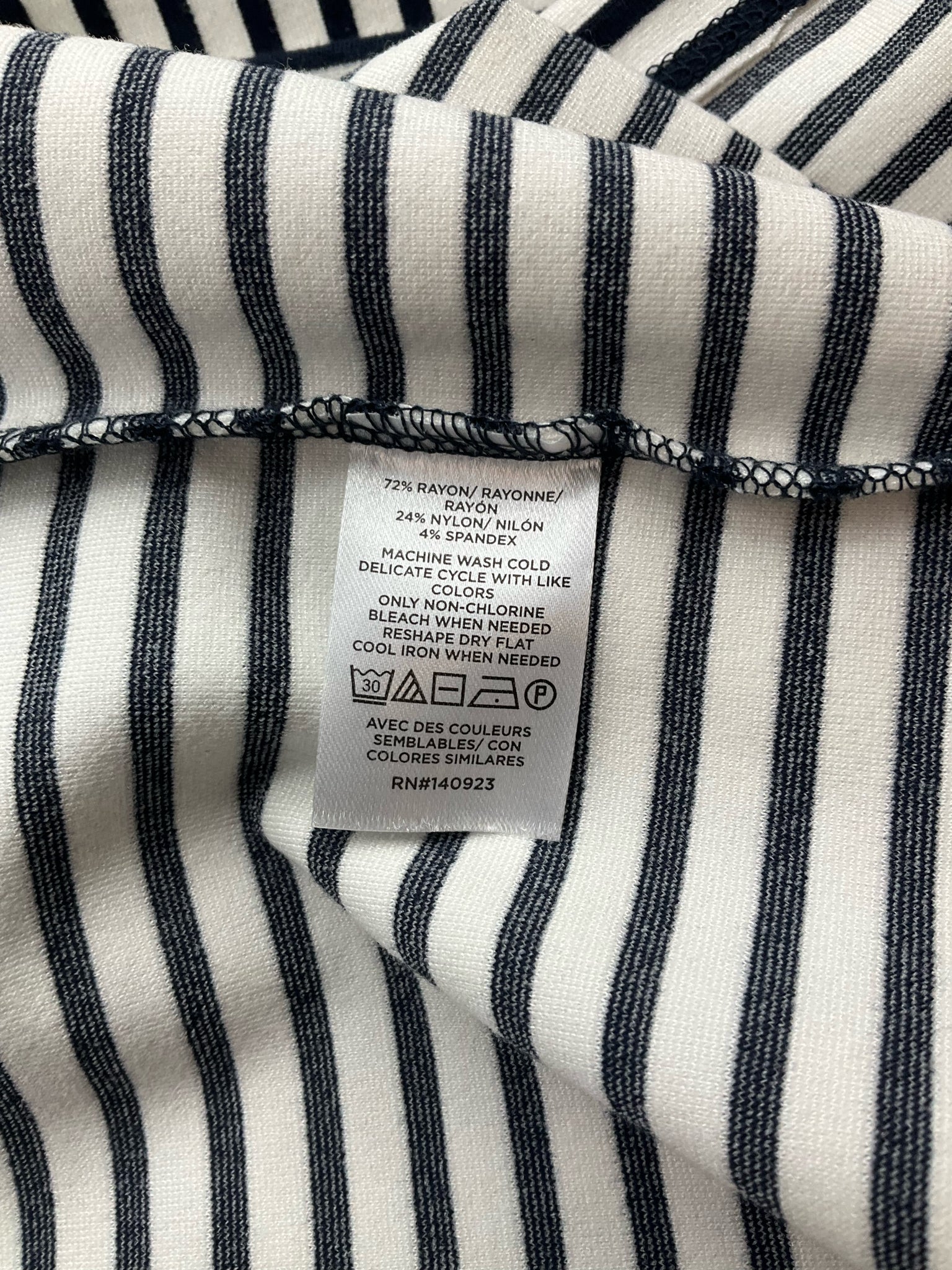 Loft navy and white striped long sleeve tunic dress, pre-owned, size large, featuring a casual knit pullover style.