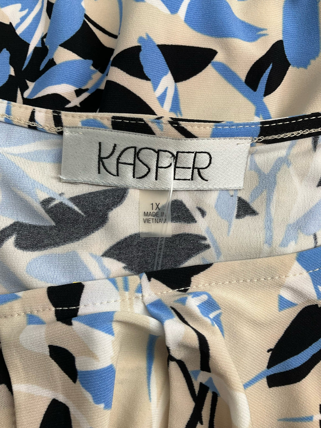 Kasper Beige/Blue/Black/White Floral Pre-Owned Ladies Sleeveless Top - Size 1X