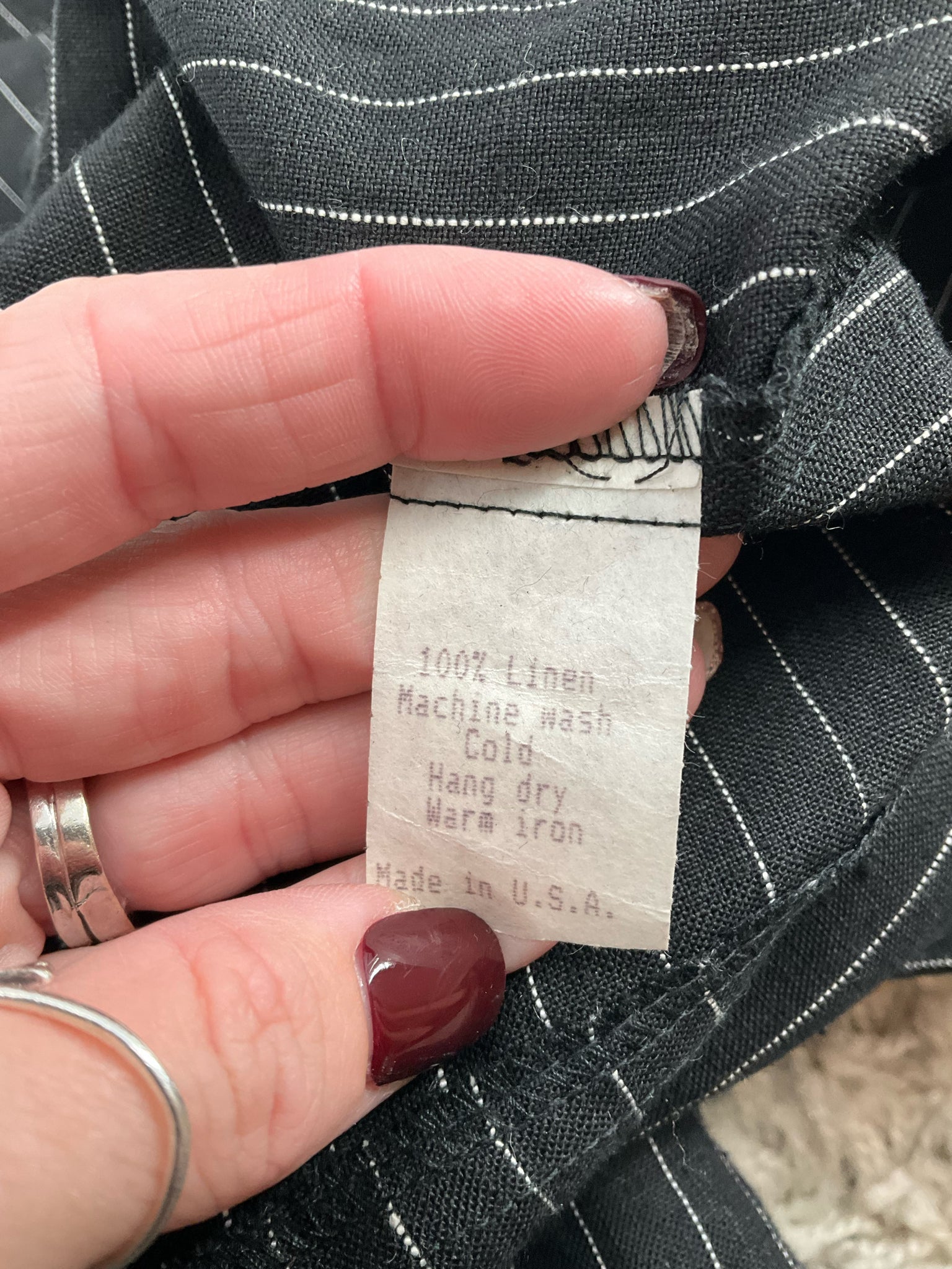 Niche Essentials black and white pinstripe pre-owned ladies top in size small, featuring a minimalist lagenlook design.