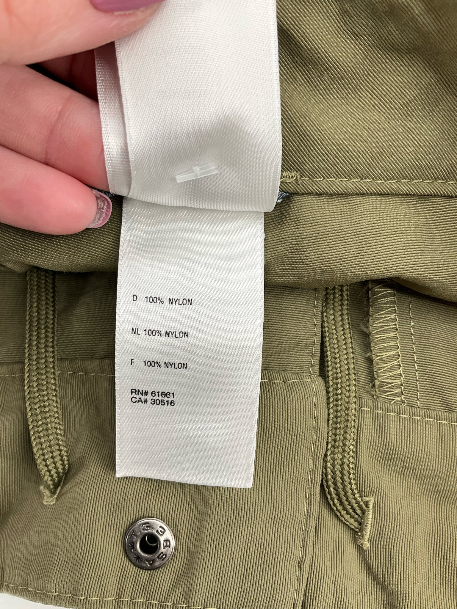 The North Face Olive Cargo Pre-Owned Ladies Shorts - Size 6