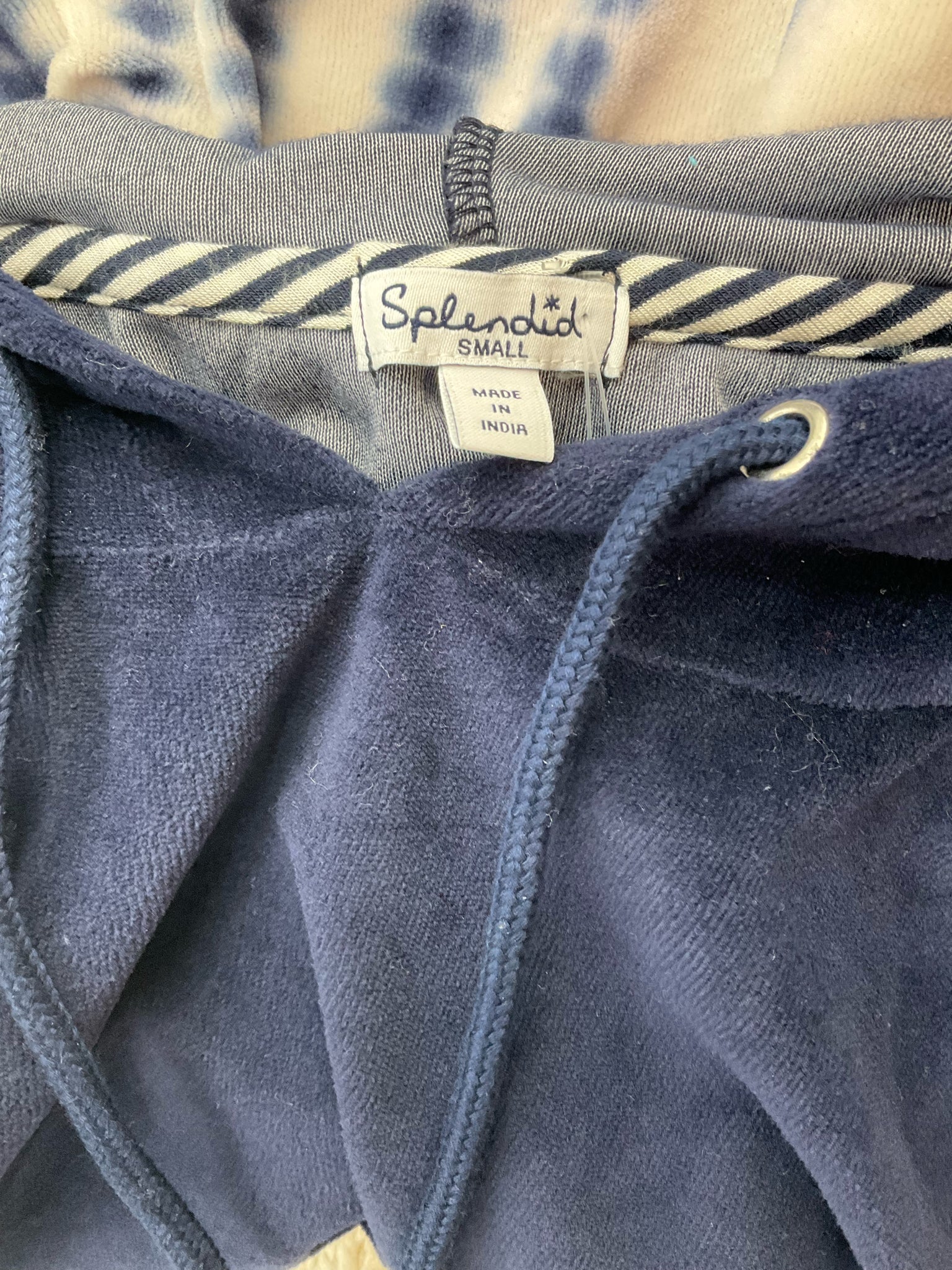 Navy and white tie-dye Splendid pullover hoodie for ladies, size small, perfect for casual coastal loungewear.