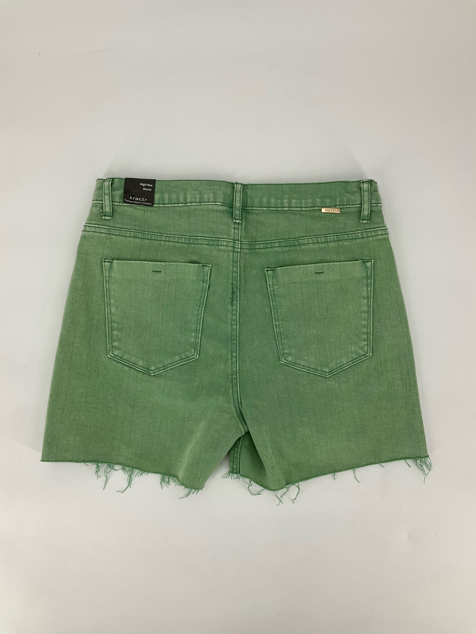 tractr Green Solid Pre-Owned Ladies New With Tags Shorts - Size 6