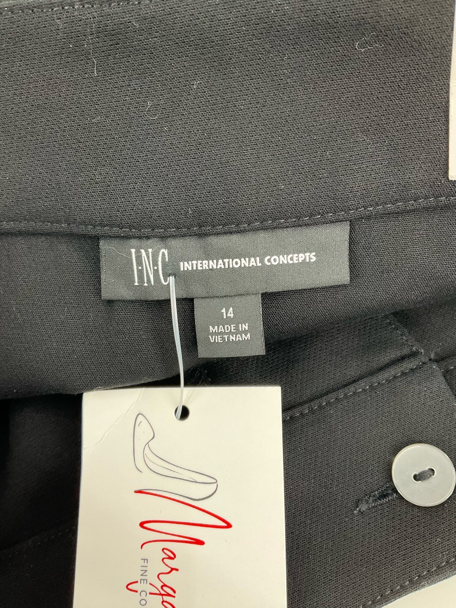 INC Black Solid Pre-Owned Ladies New With Tags Shorts - Size 14