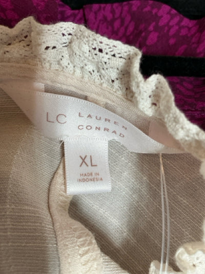 Lauren Conrad Blush Embroidered Pre-Owned Ladies Top - Size XL