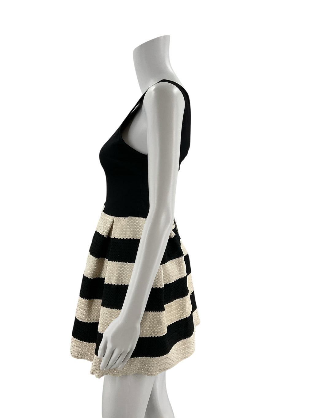 Latiste Black/White Pre-Owned Ladies Dress - Size Small