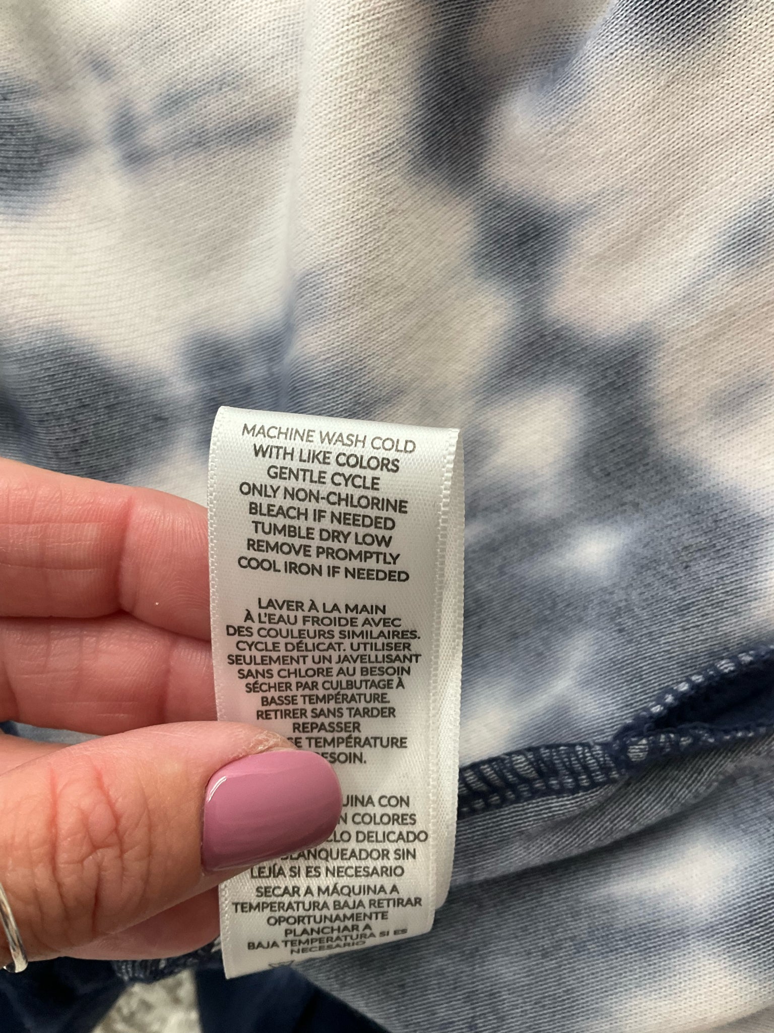 Navy and white tie-dye Splendid ladies' pullover hoodie, size small, perfect for casual loungewear.